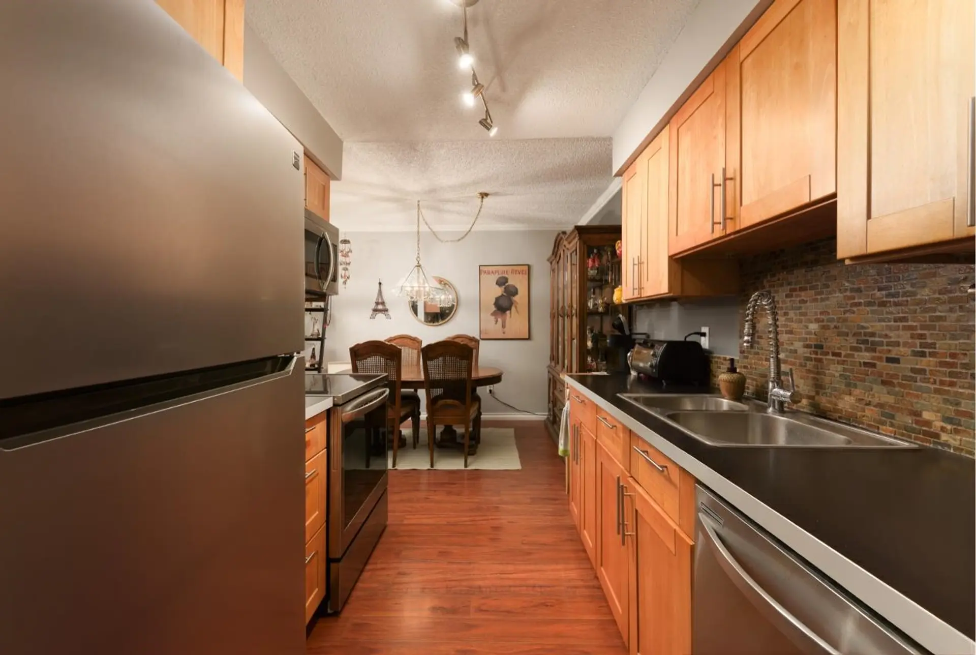 #221 7377 Salisbury Avenue - Image 5