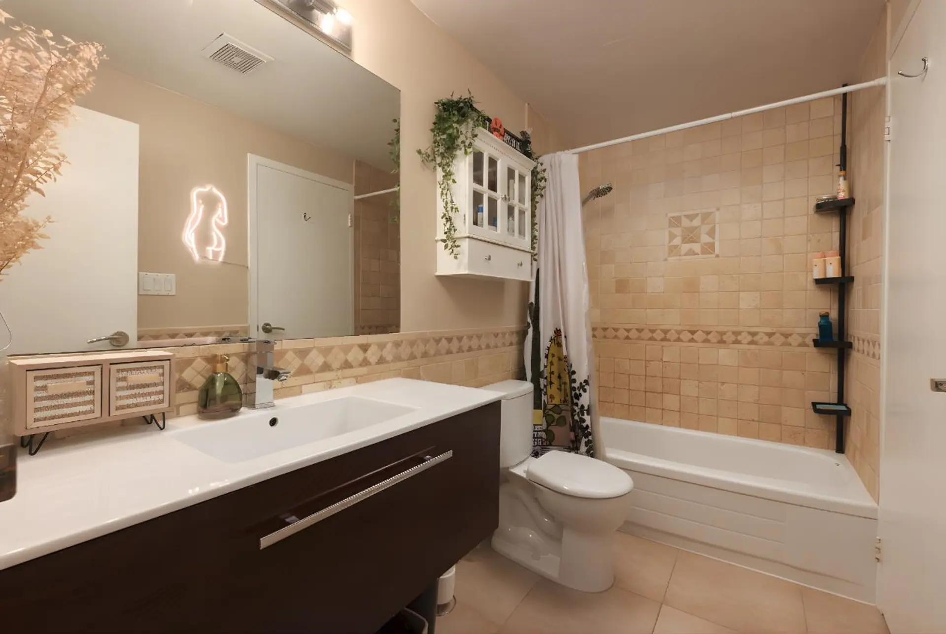 #221 7377 Salisbury Avenue - Image 9