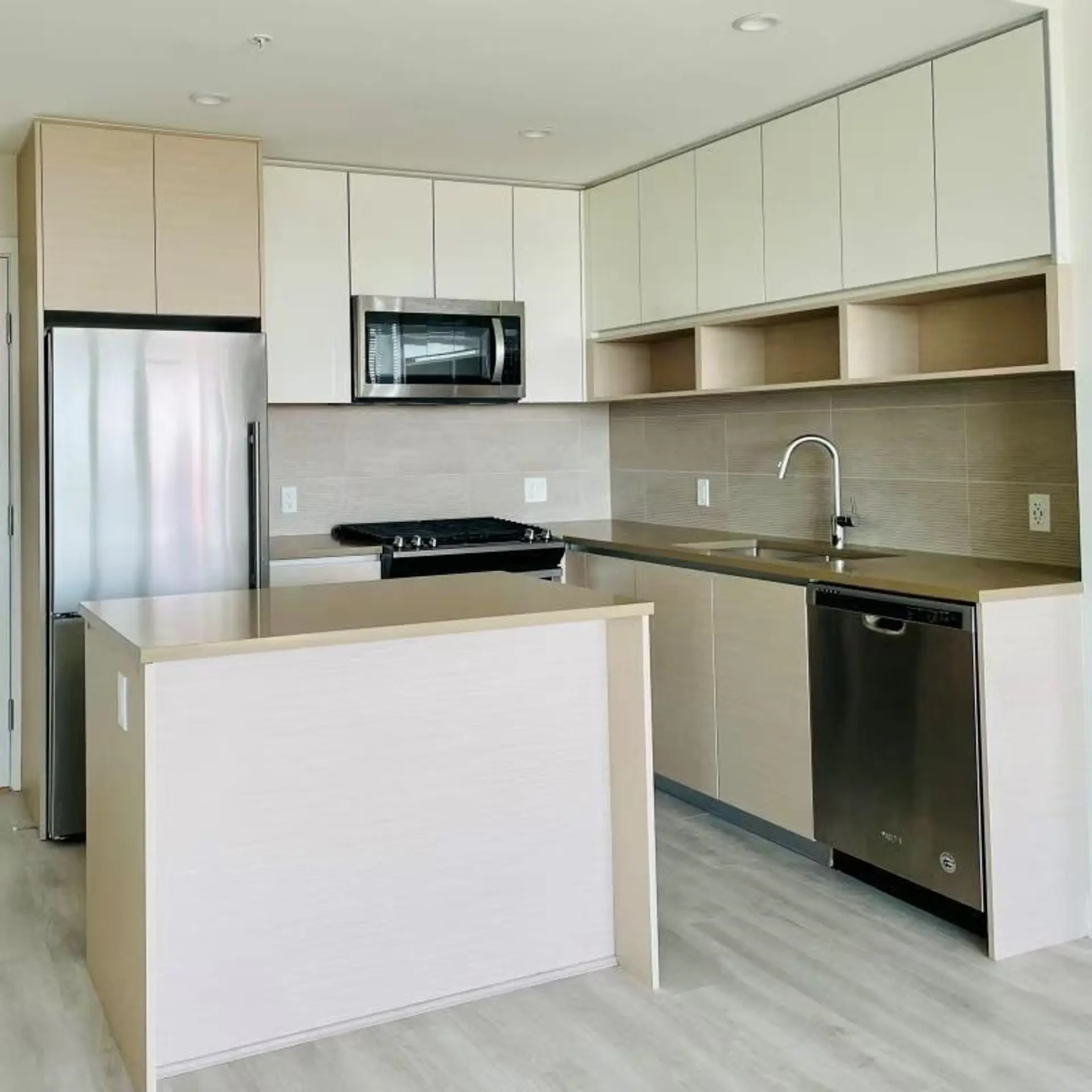 Property at #805 8850 UNIVERSITY CRESCENT, Burnaby, BC