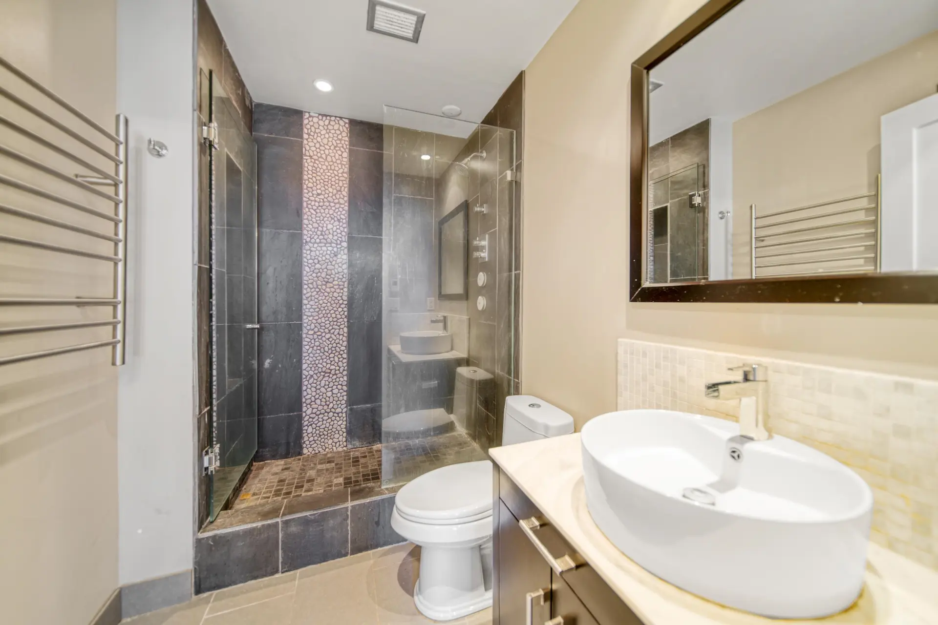 #405 212 Davie Street - Image 5