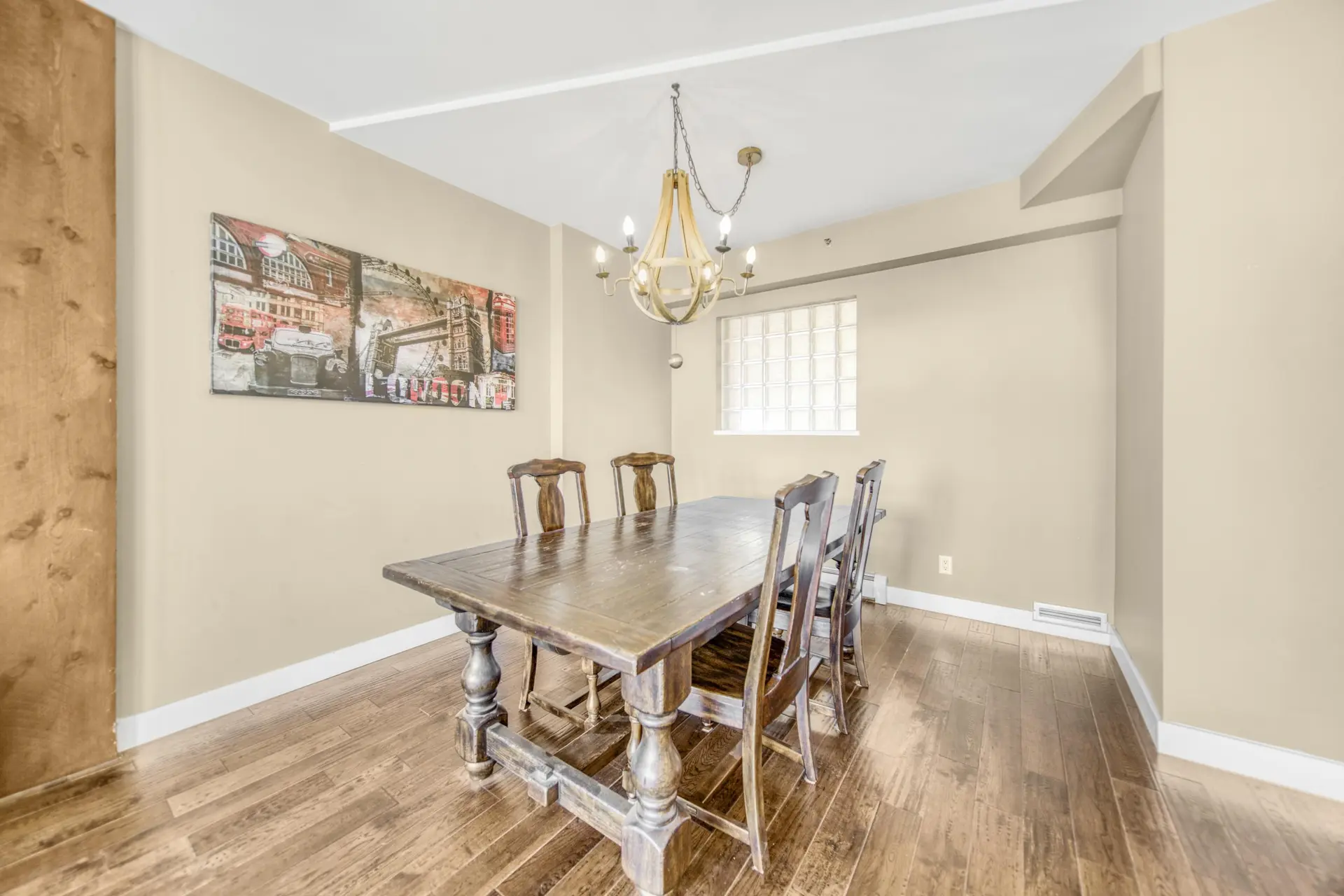 #405 212 Davie Street - Image 4