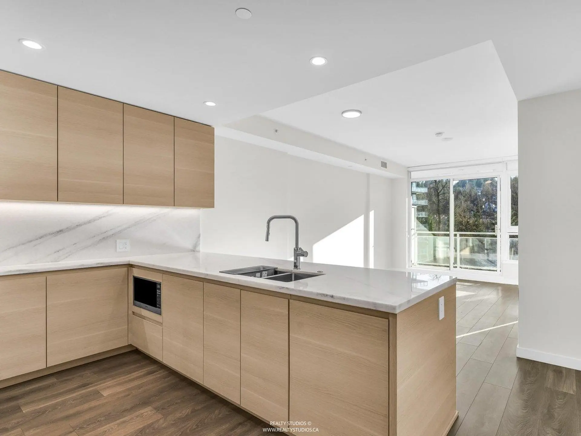 #606 305 Morrissey Road - Image 1