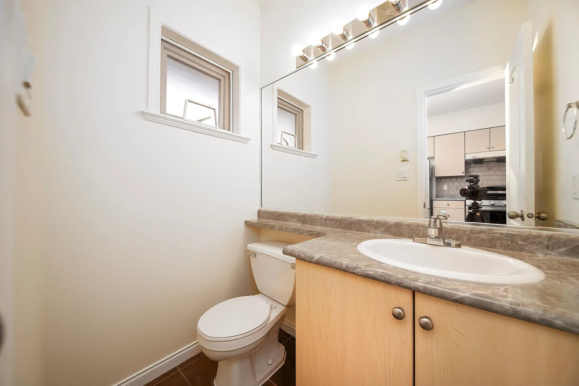 #15 9288 Keefer Avenue - Image 12