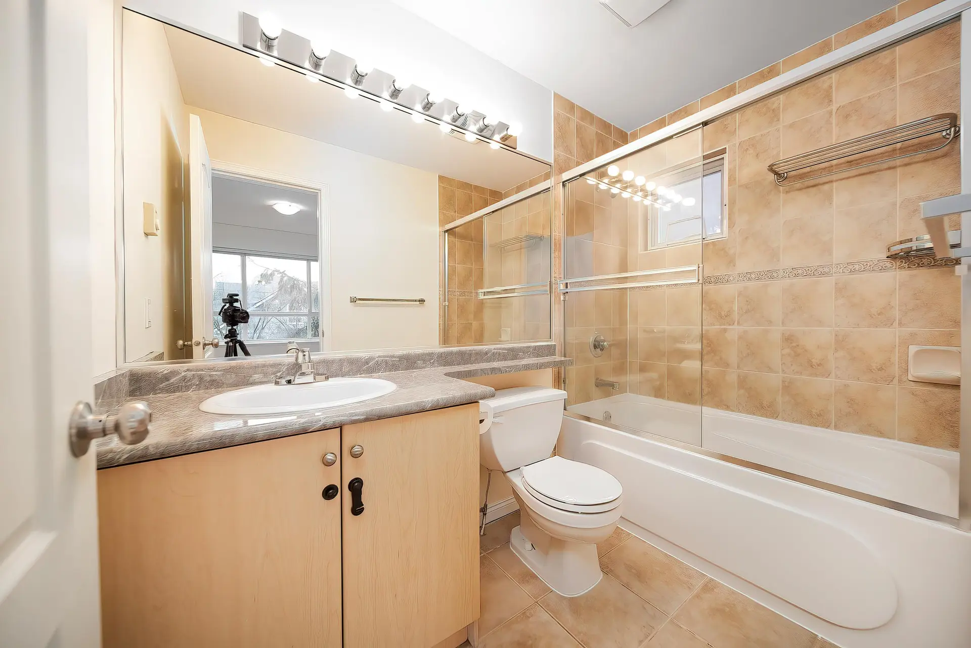 #15 9288 Keefer Avenue - Image 19
