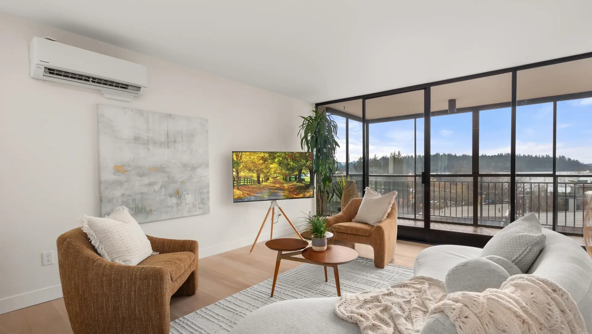 Property at #401 475 13th Street, West Vancouver, BC