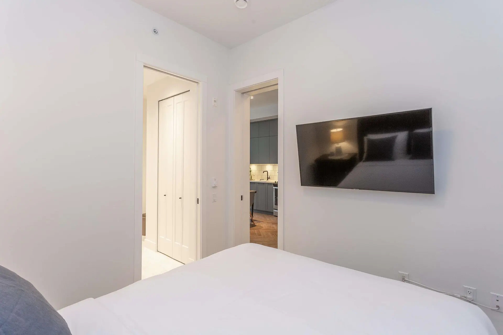 Property at #408 14968 101A AVENUE, Surrey, BC