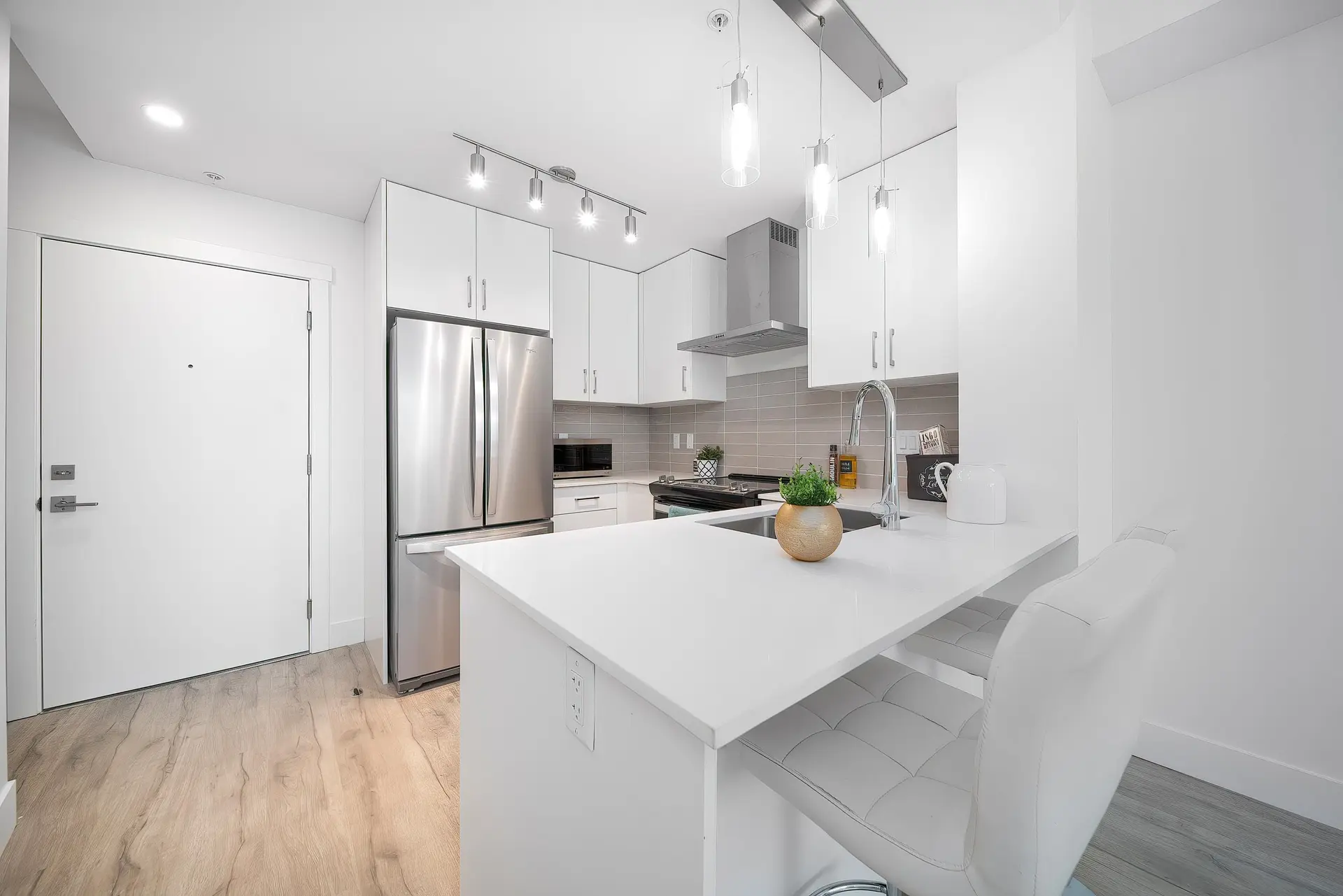 Property at #301 6338 KING GEORGE BOULEVARD, Surrey, BC