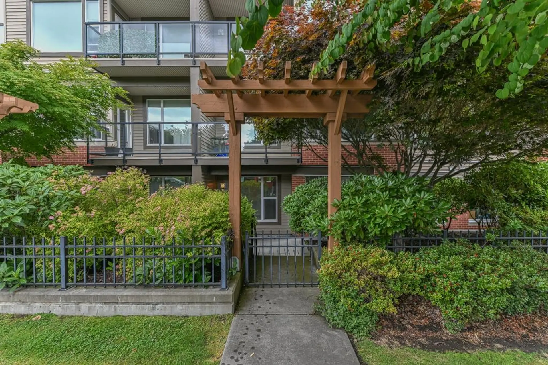 Property at #114 33539 Holland Avenue, Abbotsford, BC