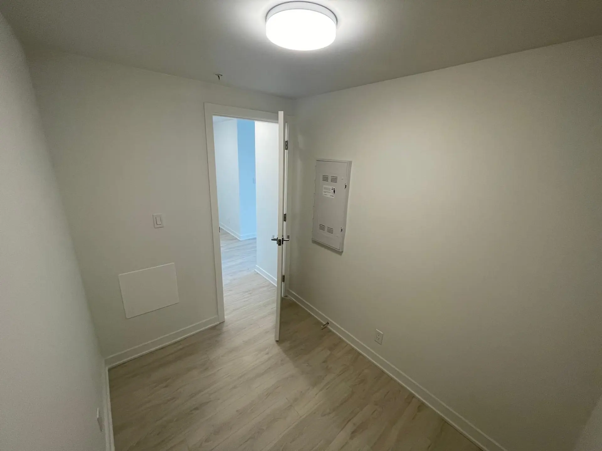 Property at #1604 1401 HUNTER STREET, North Vancouver, BC