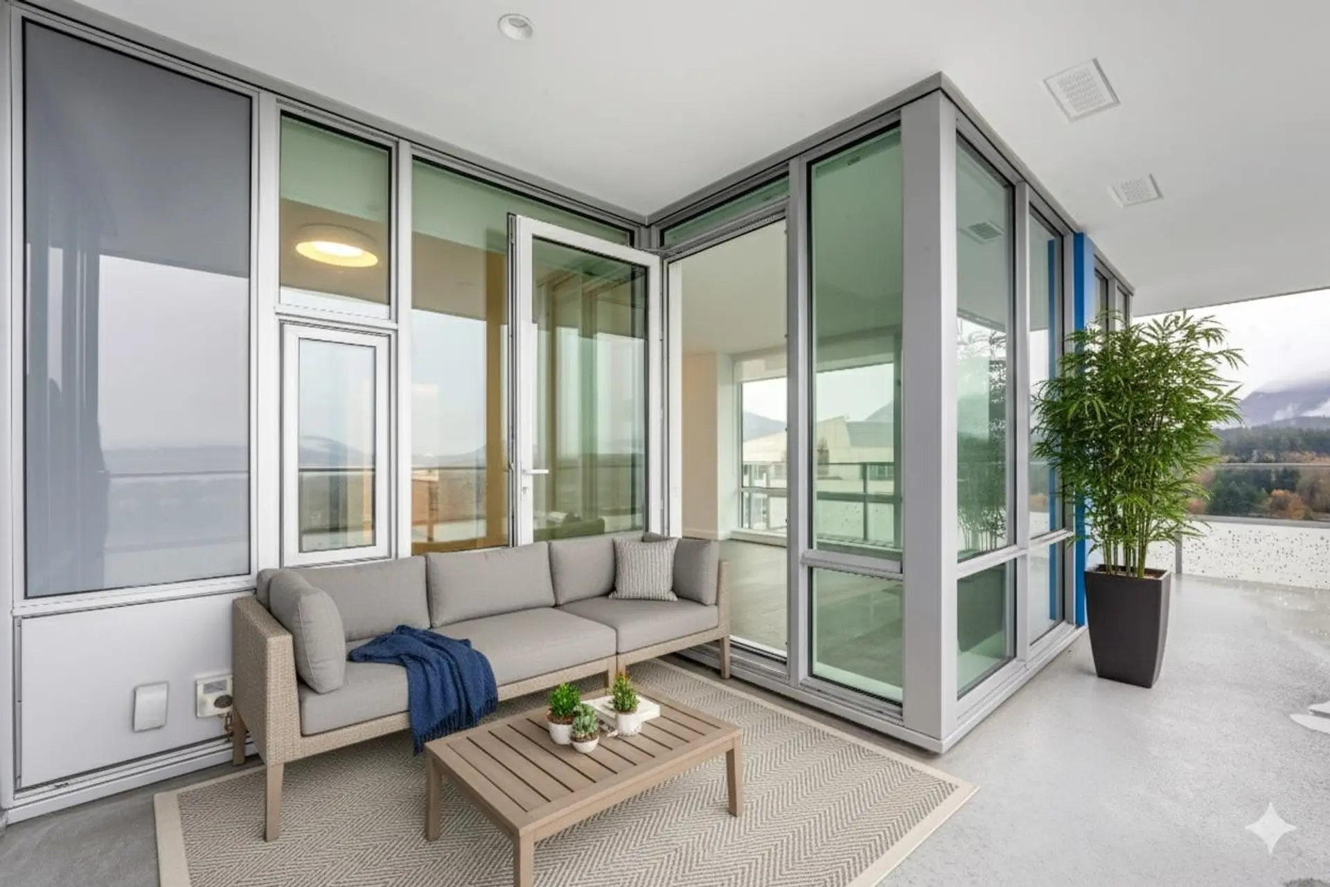 Property at #3002 1500 FERN STREET, North Vancouver, BC