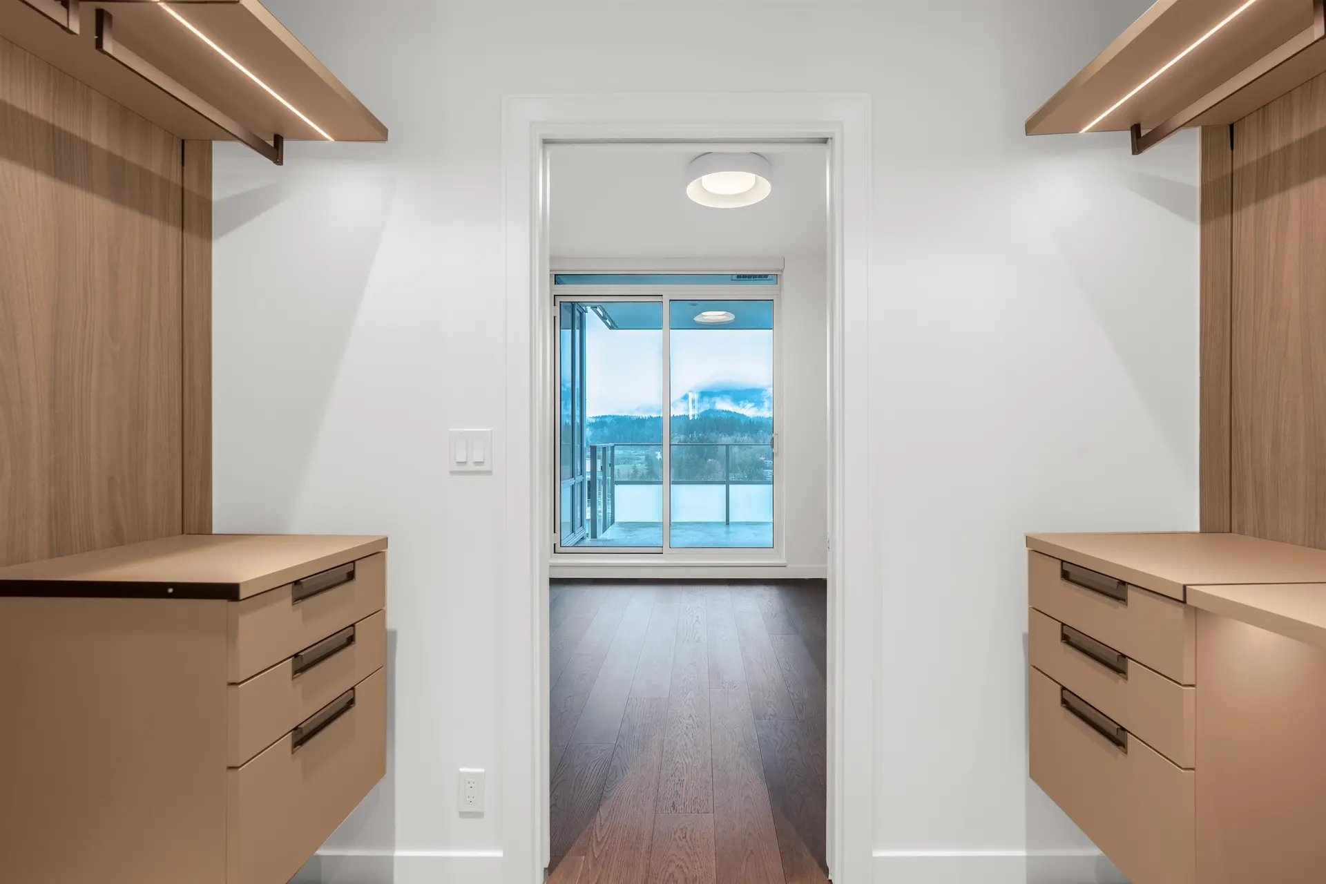 Property at #3002 1500 FERN STREET, North Vancouver, BC