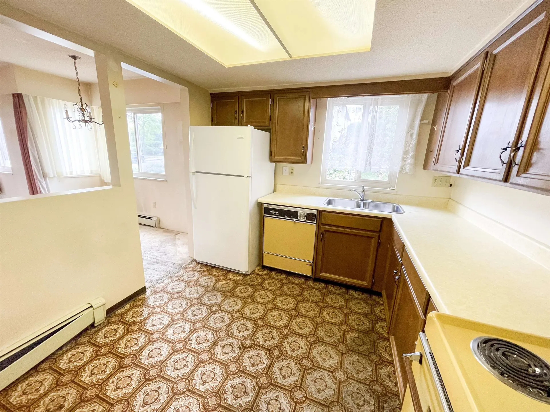 #203 1368 Foster Street - Image 3