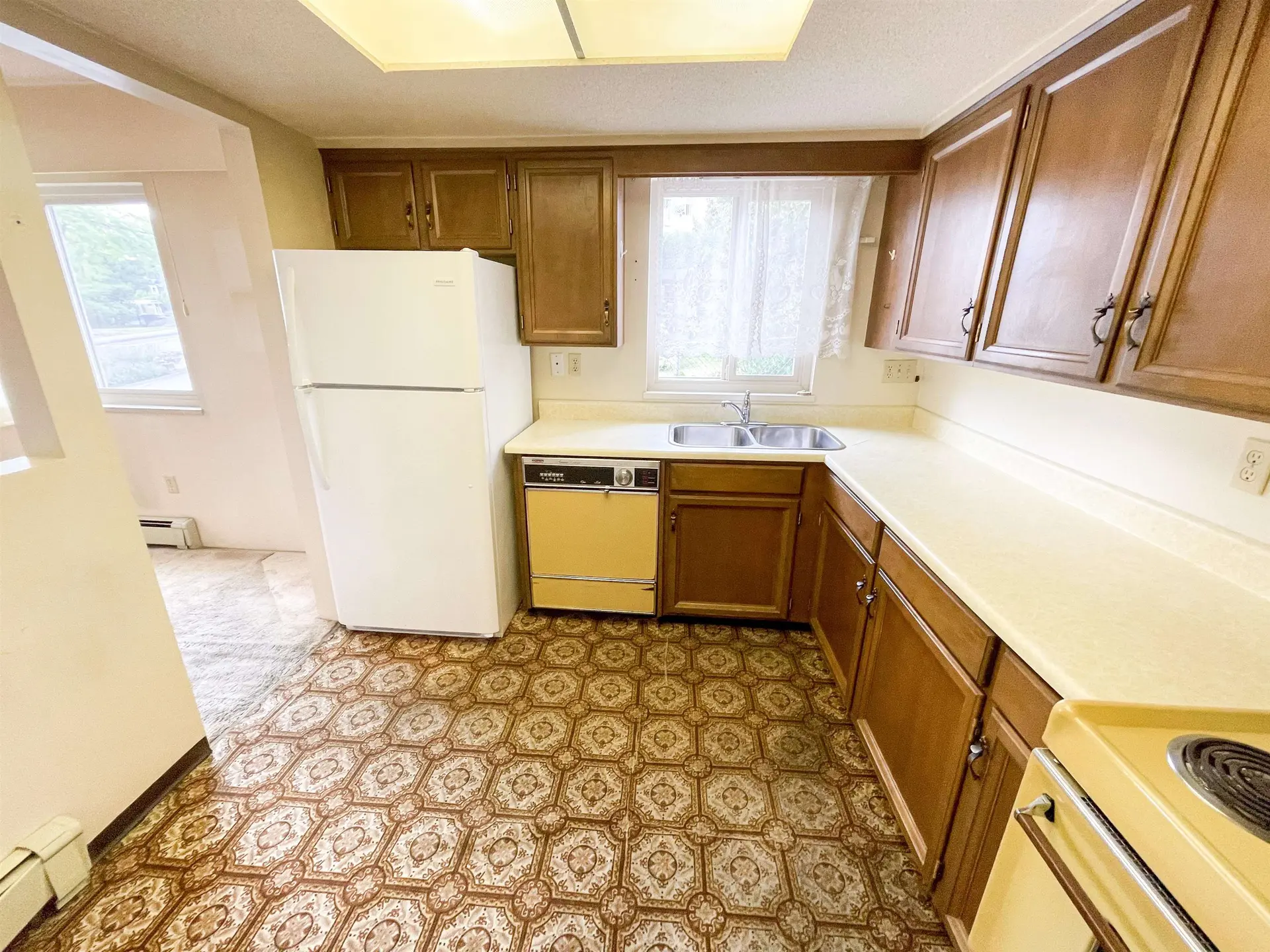 #203 1368 Foster Street - Image 4