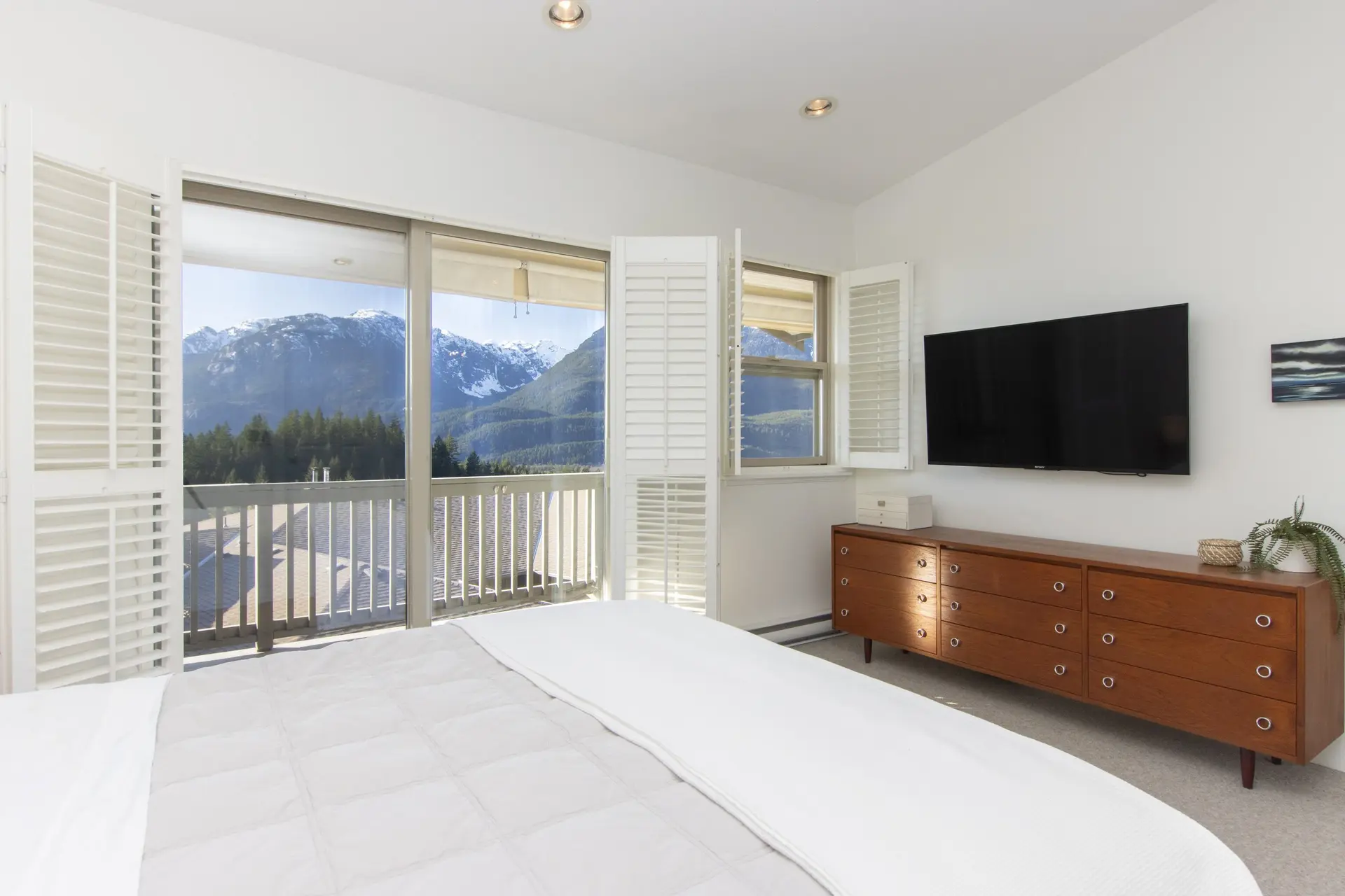 #16 1026 Glacier View Drive - Image 9