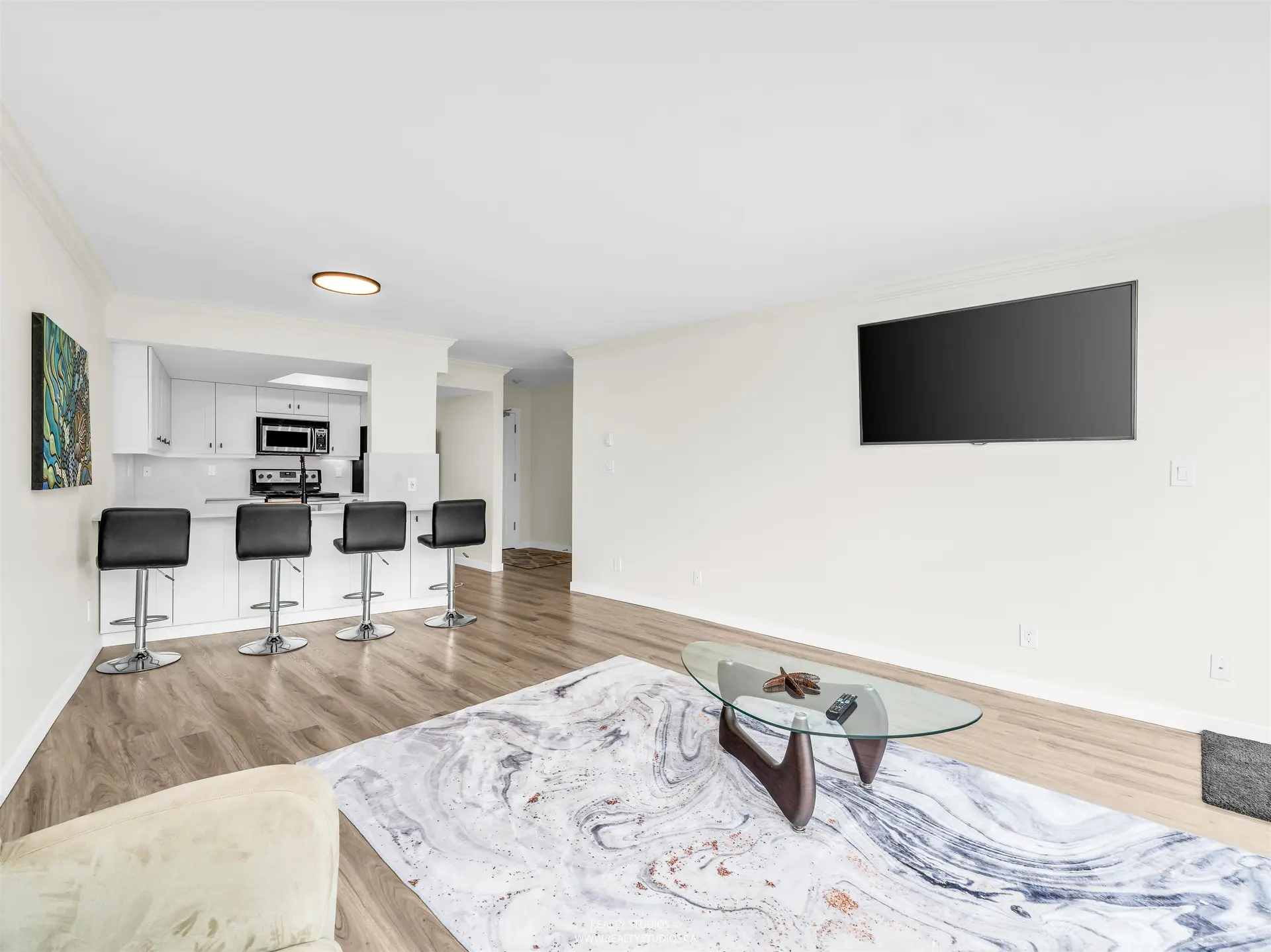 #406 995 Roche Point Drive - Image 6