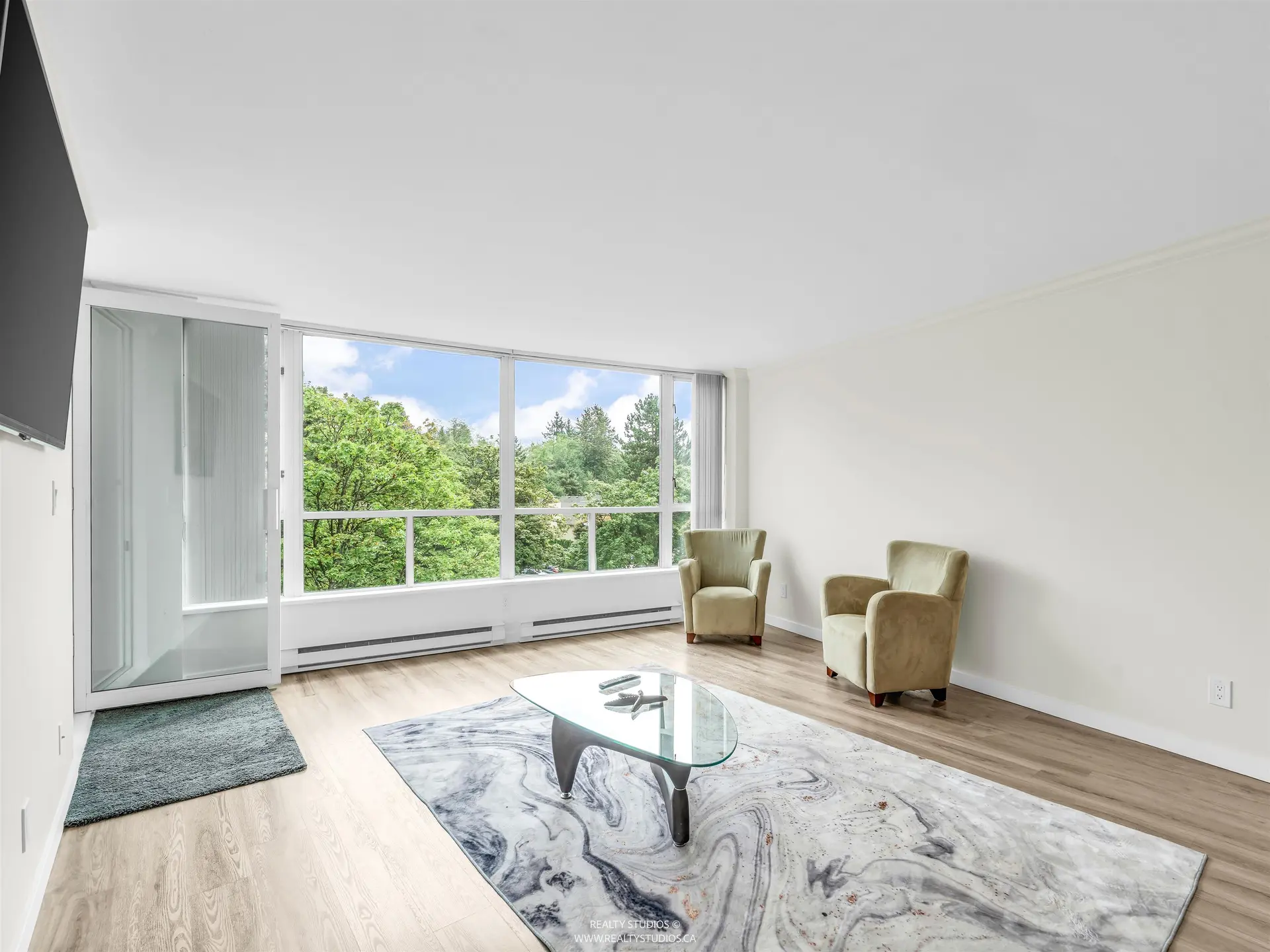 #406 995 Roche Point Drive - Image 5