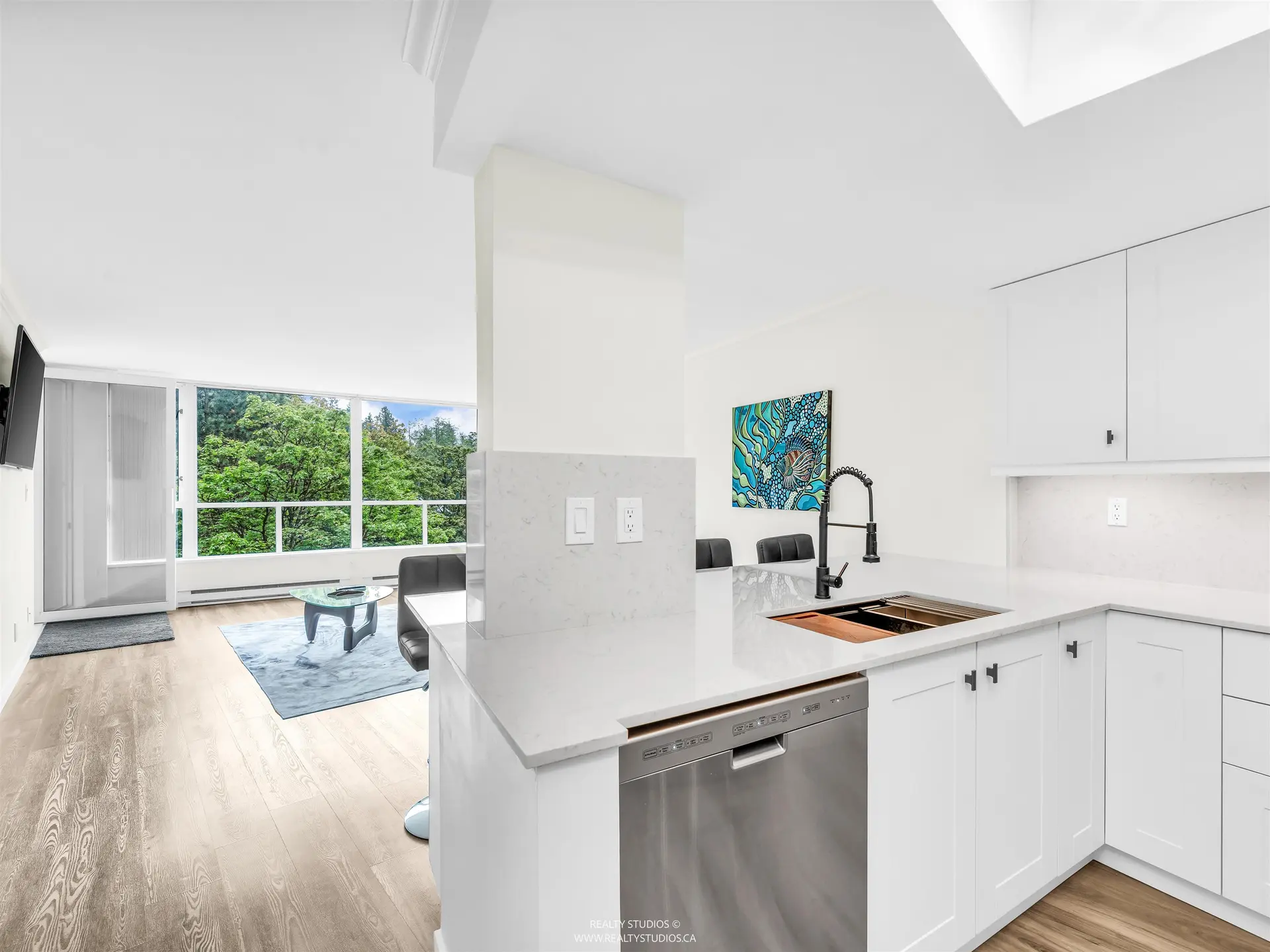#406 995 Roche Point Drive - Image 9