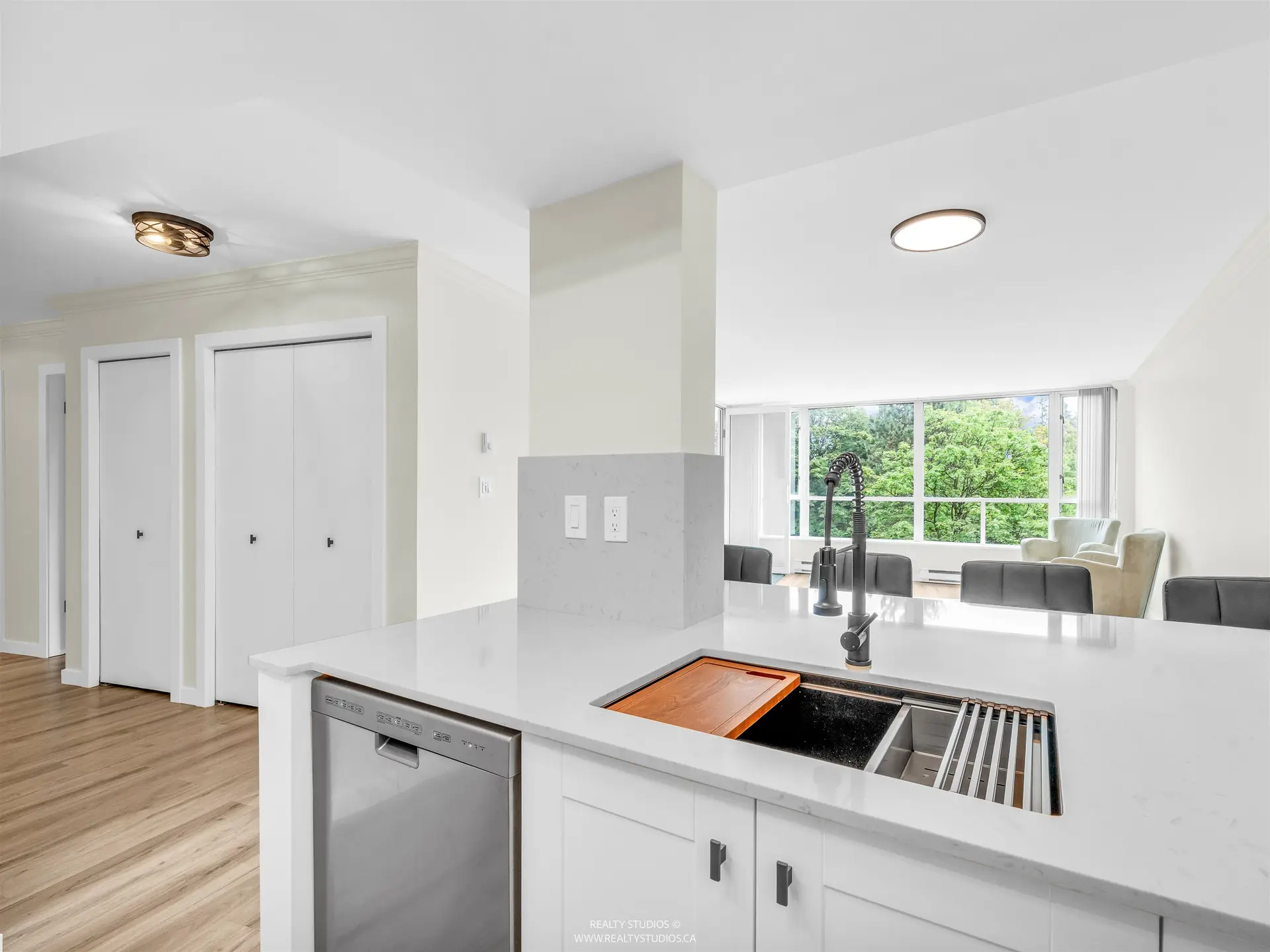 #406 995 Roche Point Drive - Image 10