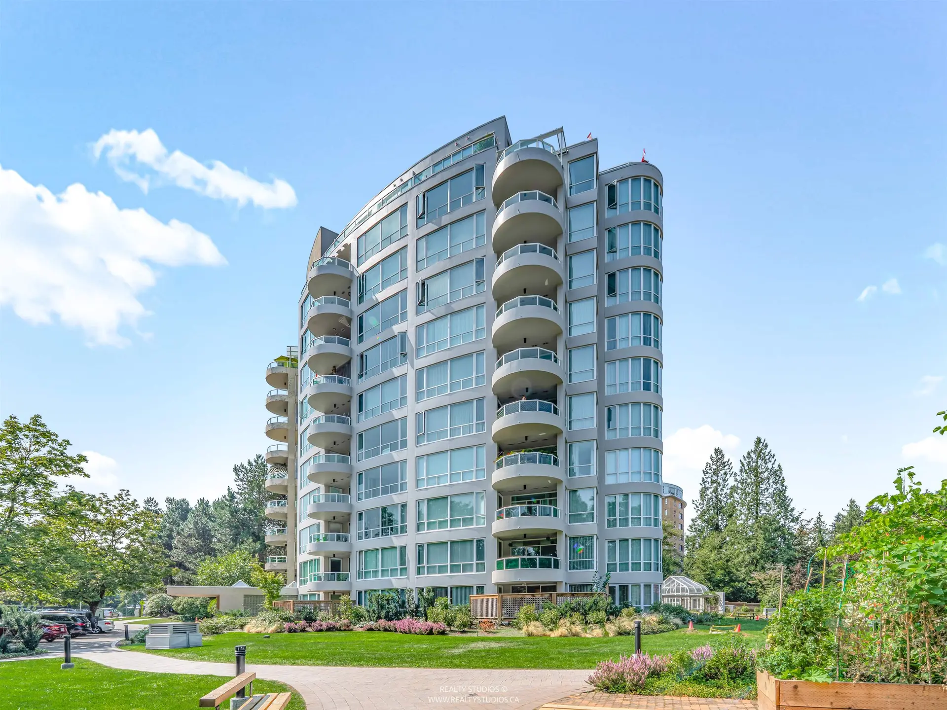 #406 995 Roche Point Drive - Image 18