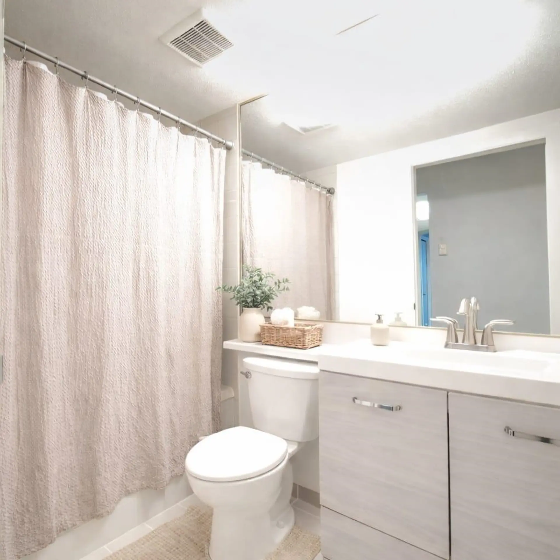 #411 2915 Glen Drive - Image 7