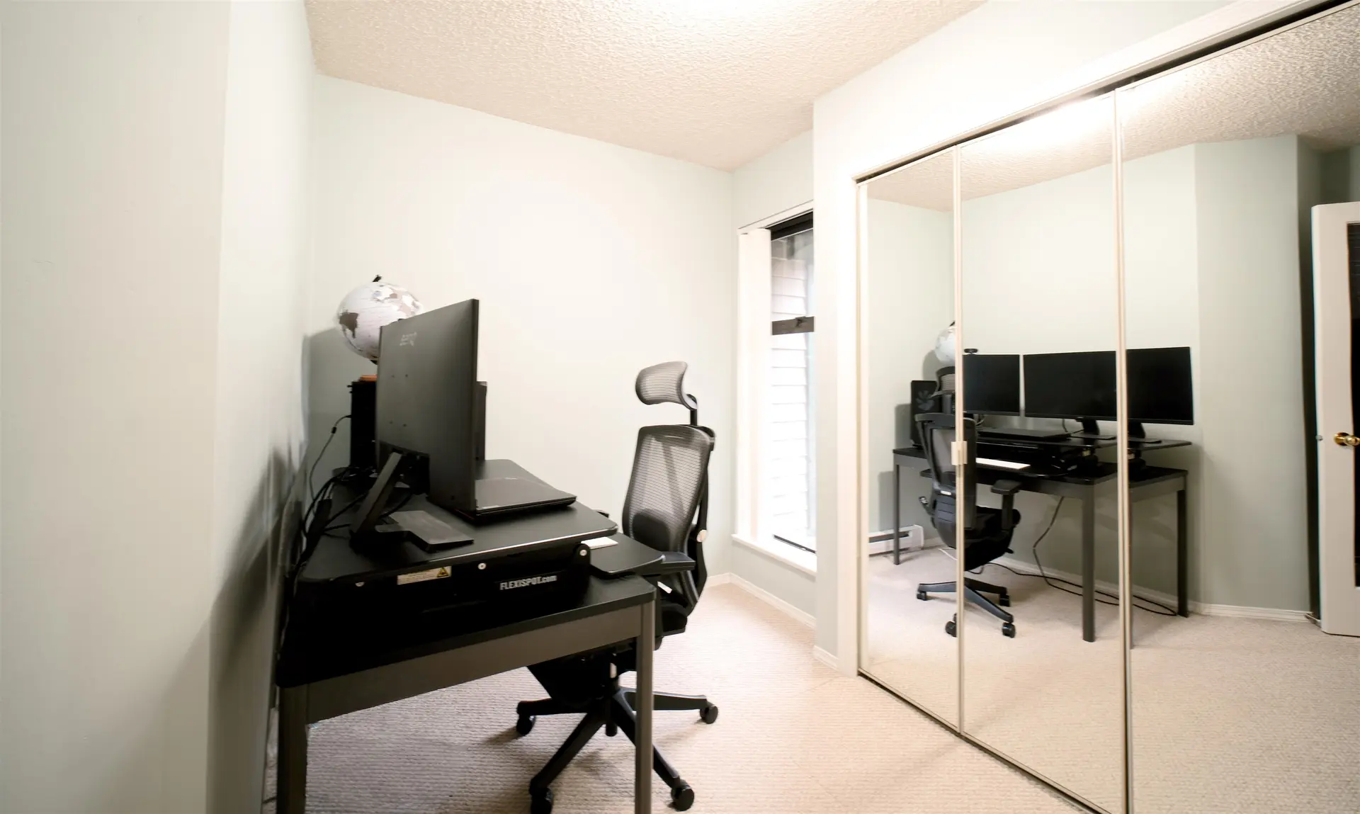 #411 2915 Glen Drive - Image 9