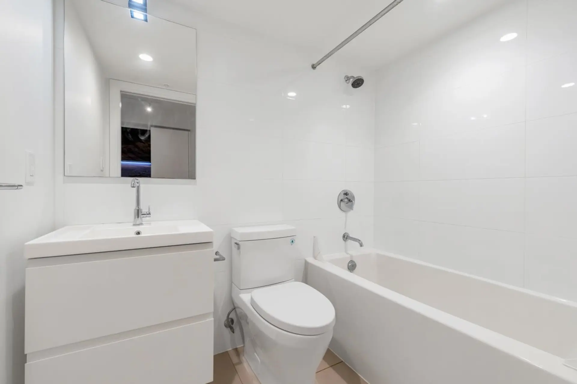 #505 1133 Hornby Street - Image 5