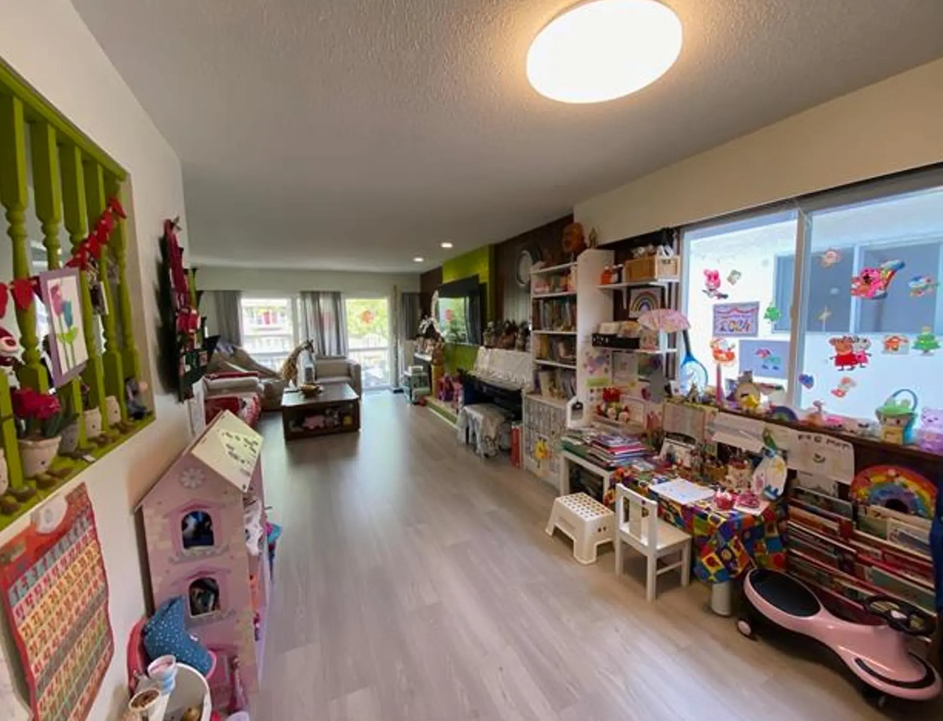 2086 E 40th Avenue - Image 2