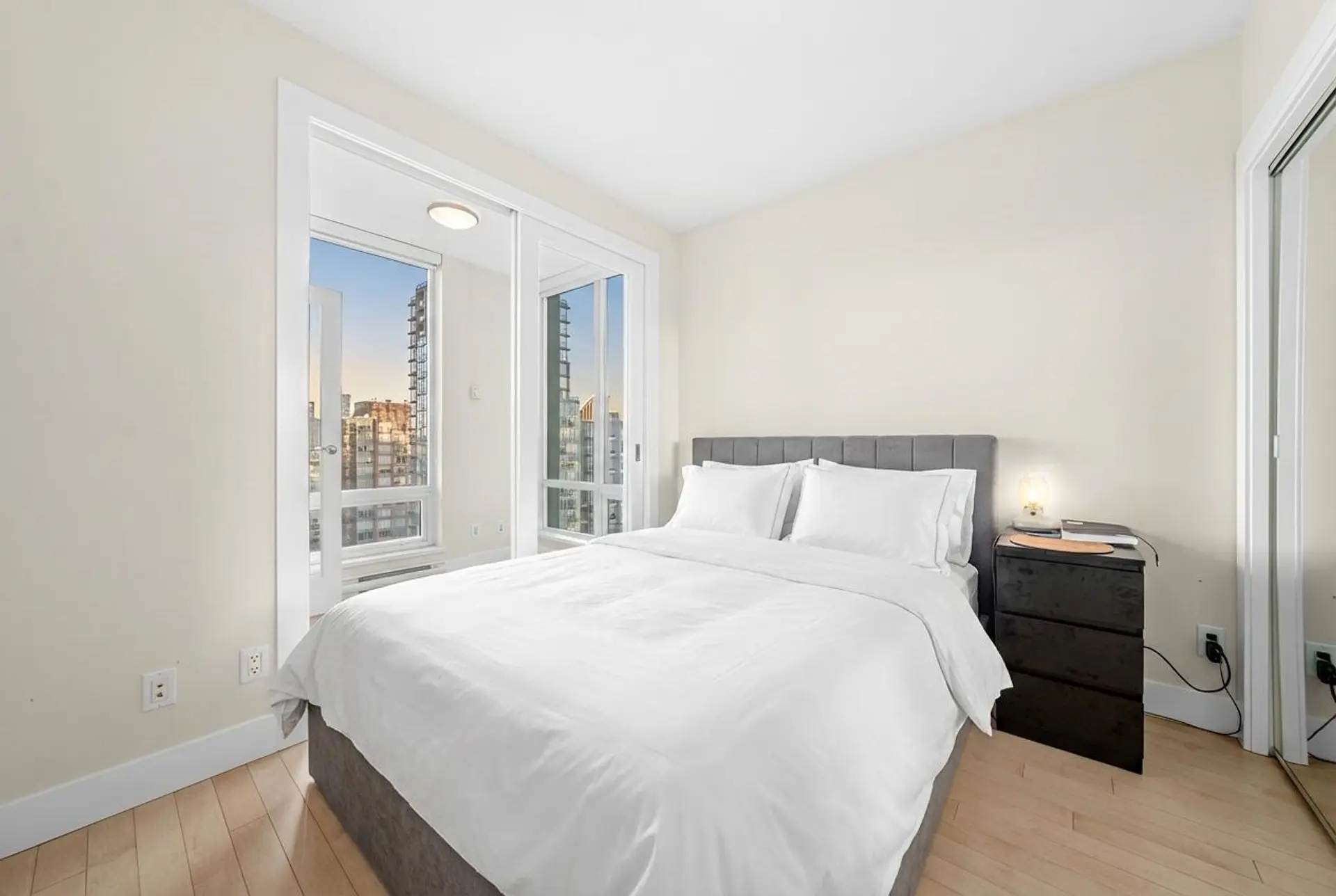 #2106 535 Smithe Street - Image 5