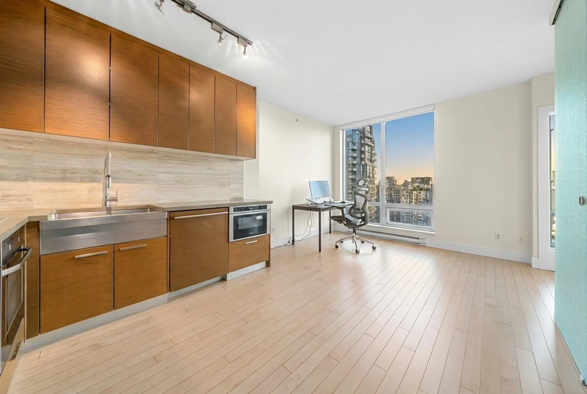 #2106 535 Smithe Street - Image 10