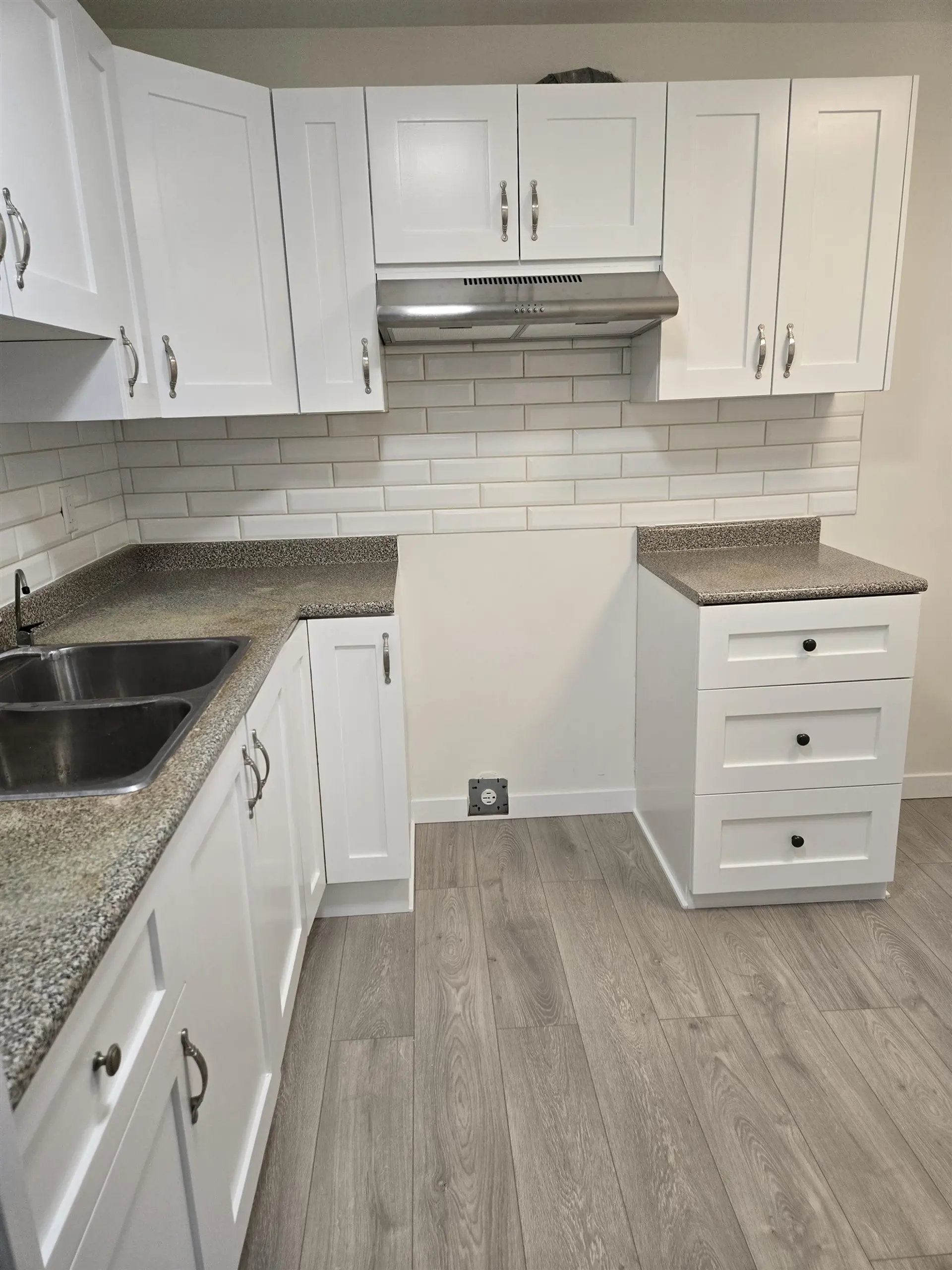 #404 1437 Foster Street - Image 3