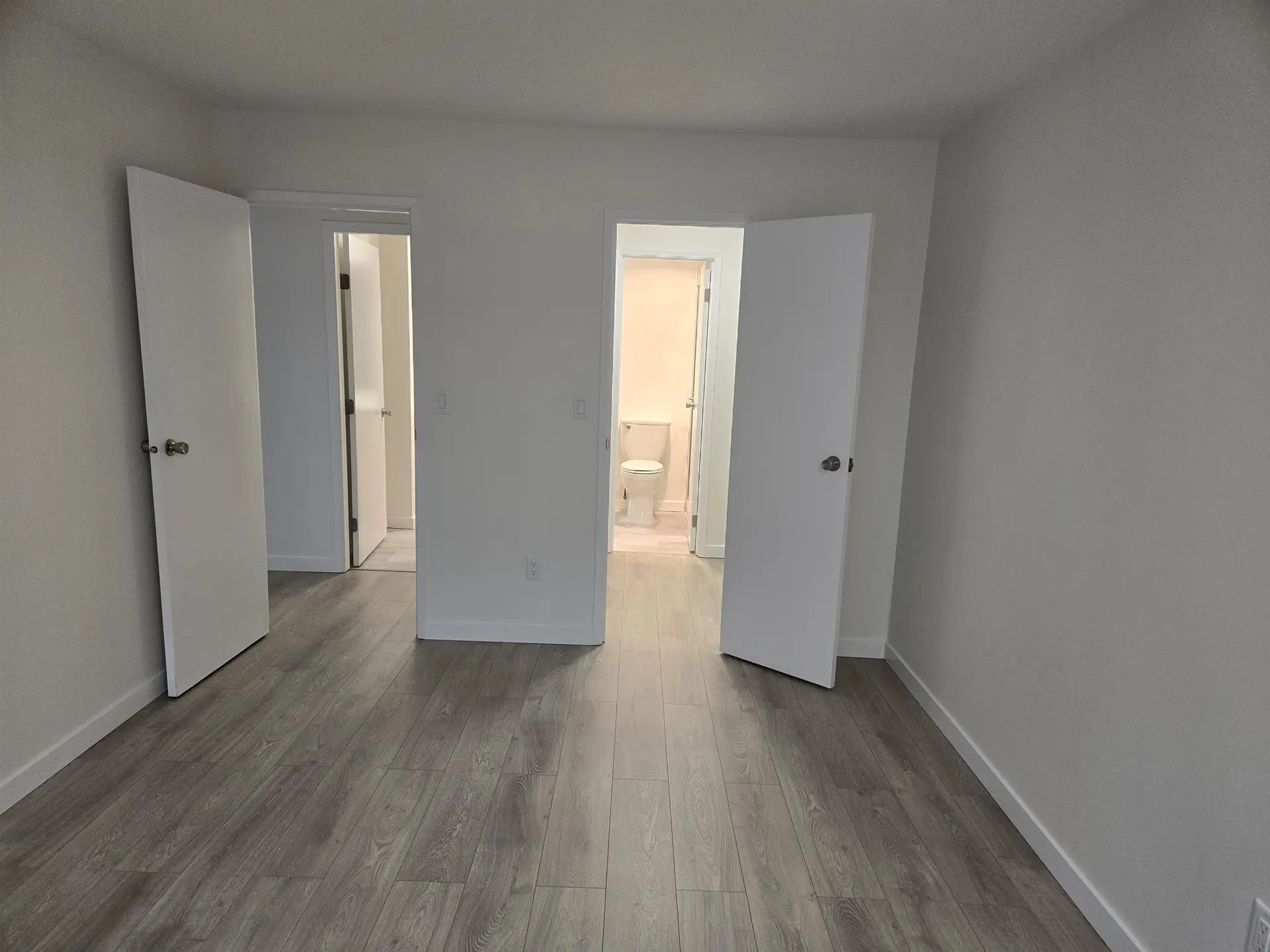 #404 1437 Foster Street - Image 9