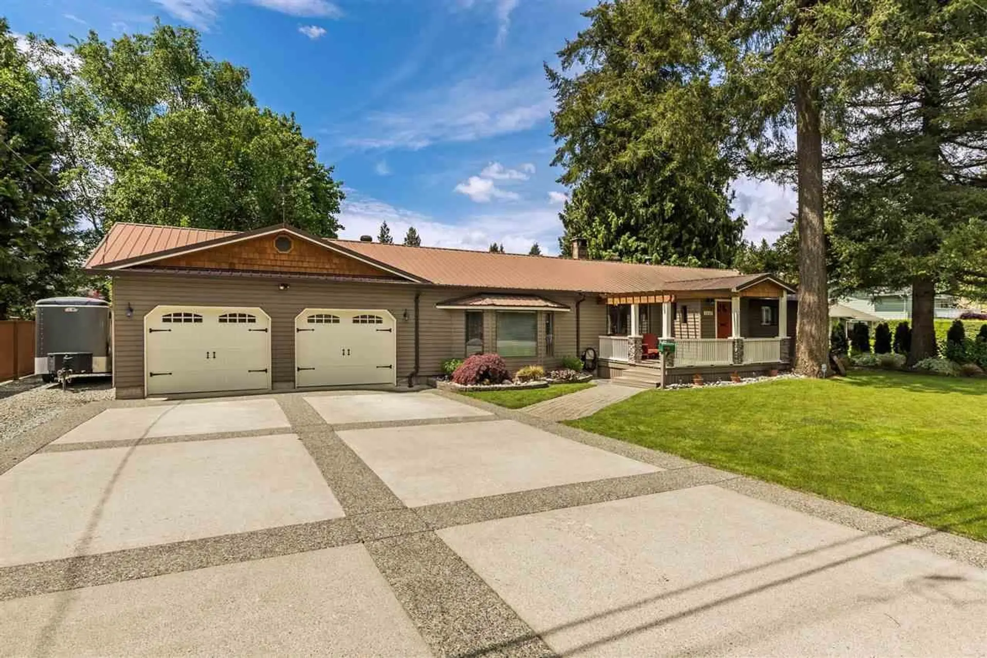 3667 207 Street - Image 1