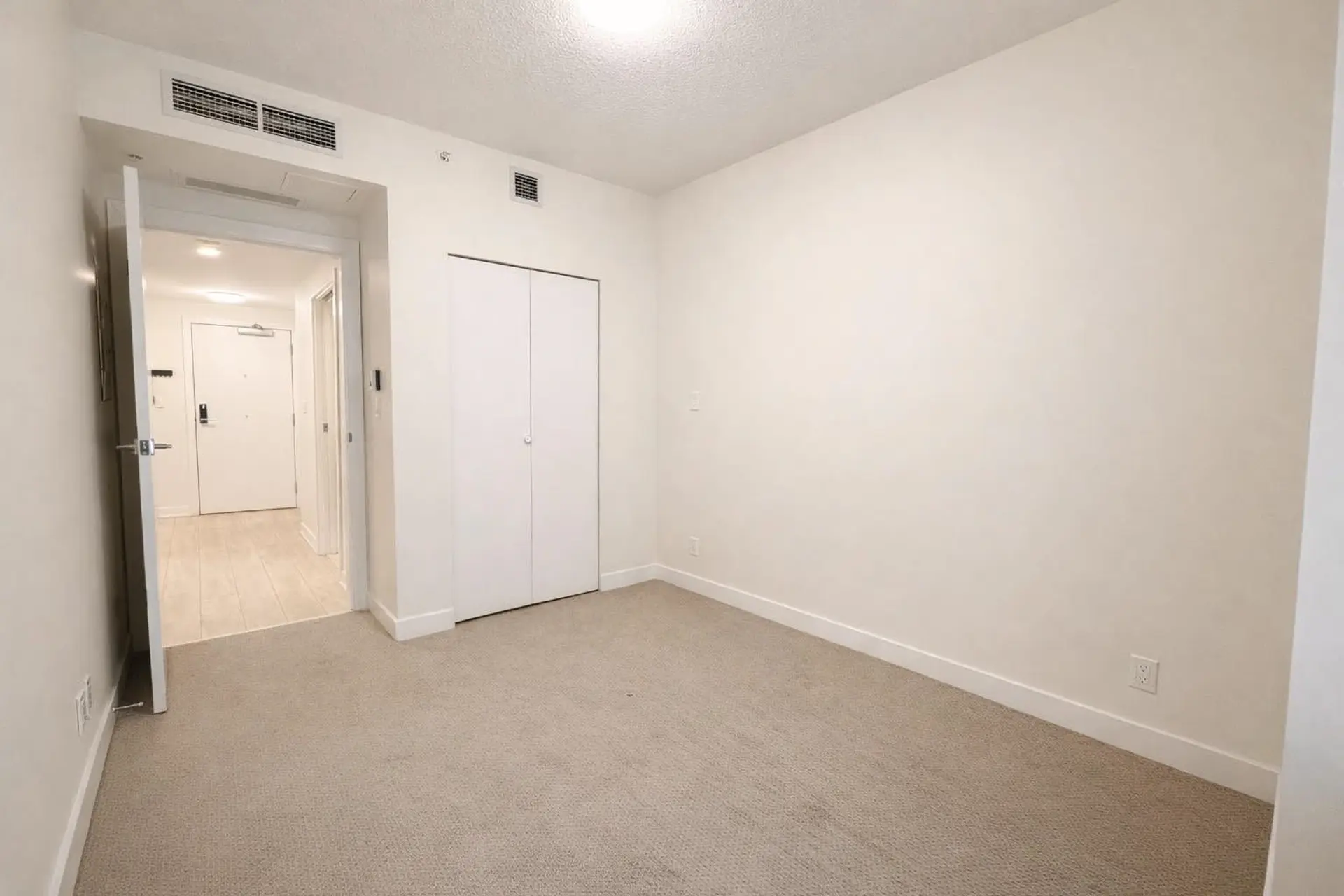 Property at #405 1401 HUNTER STREET, North Vancouver, BC