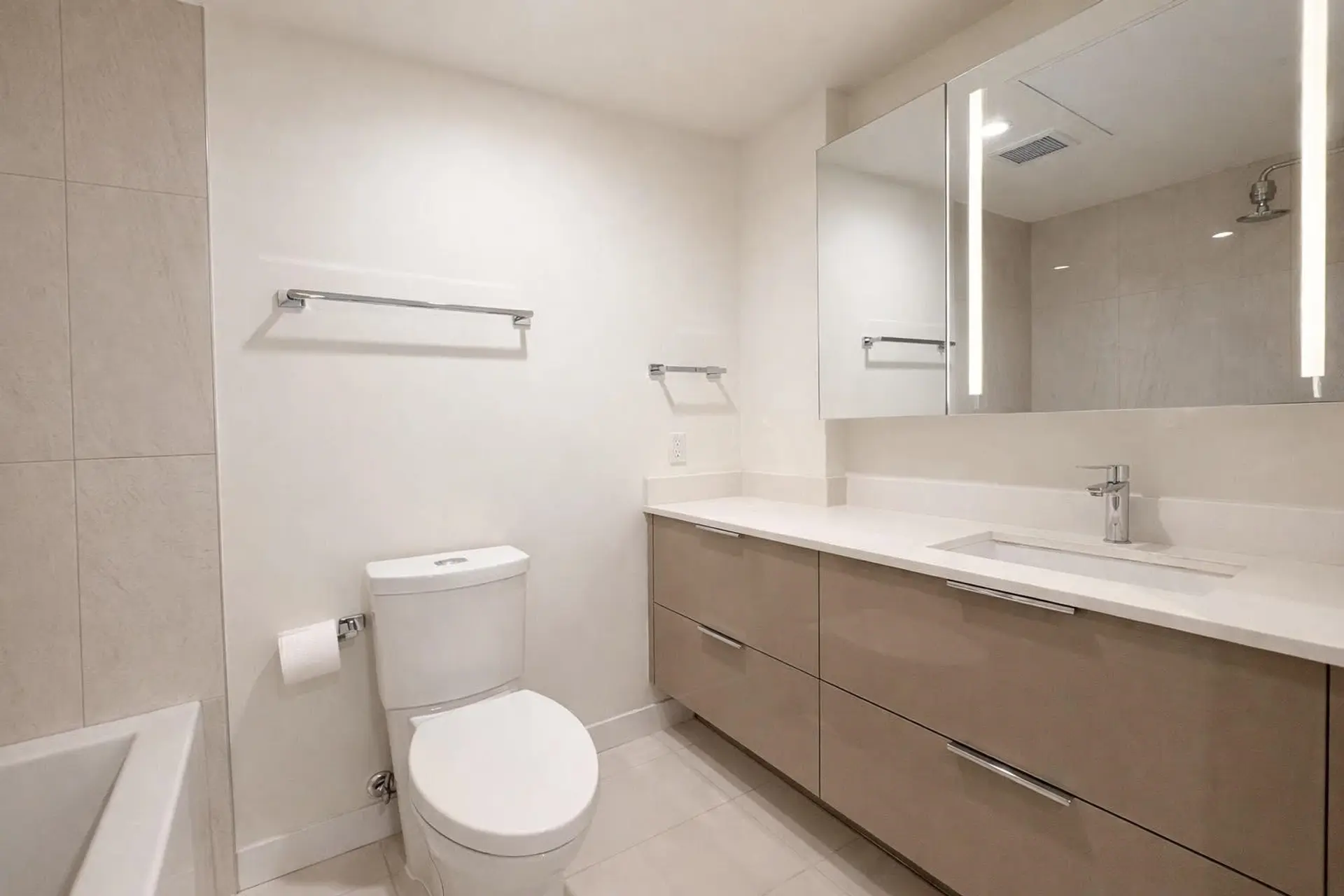 Property at #405 1401 HUNTER STREET, North Vancouver, BC