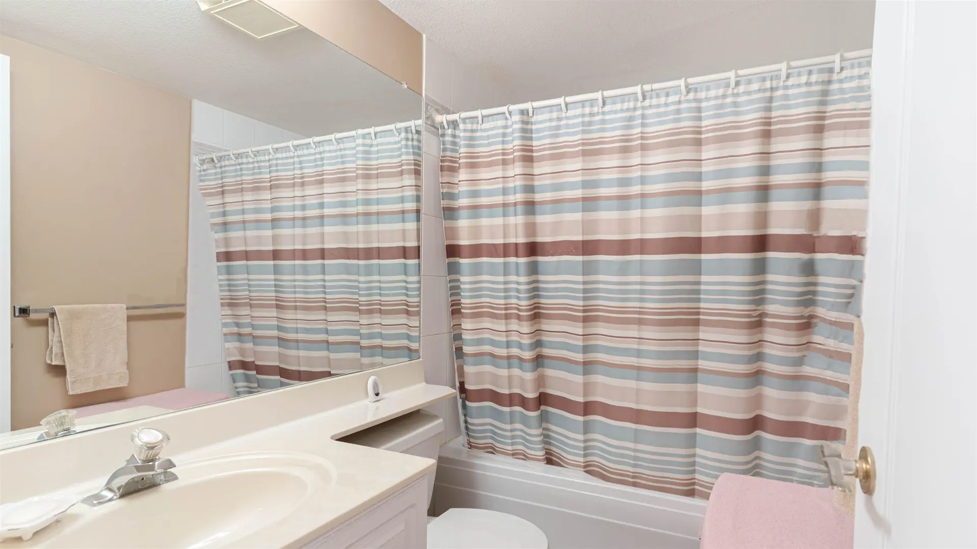 Property at #303 1035 AUCKLAND STREET, New Westminster, BC