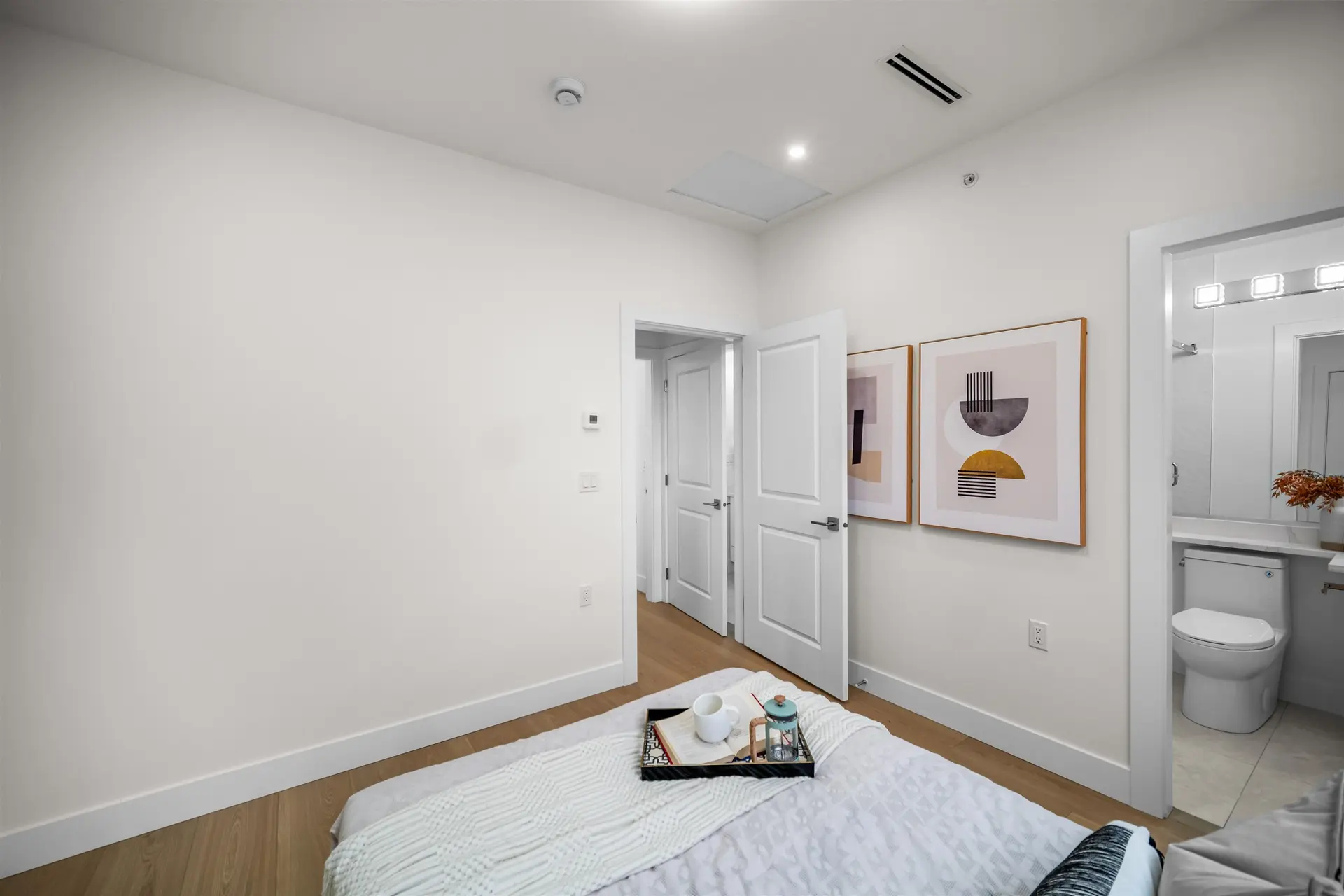 2076 E 50th Avenue - Image 10