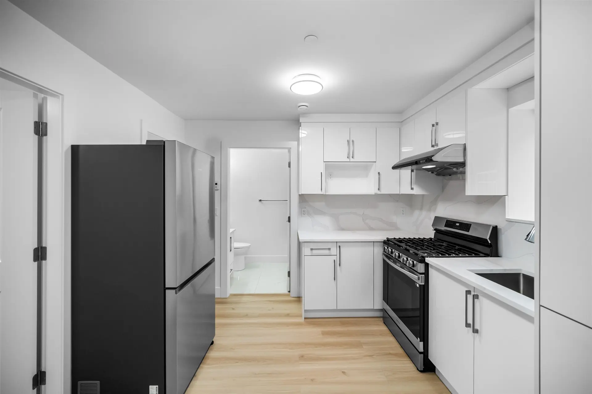 2076 E 50th Avenue - Image 14