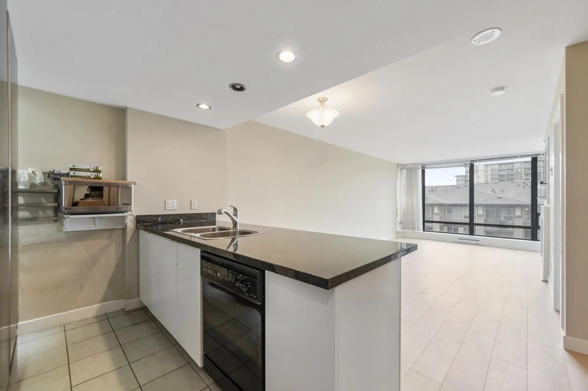 #605 9180 Hemlock Drive - Image 6