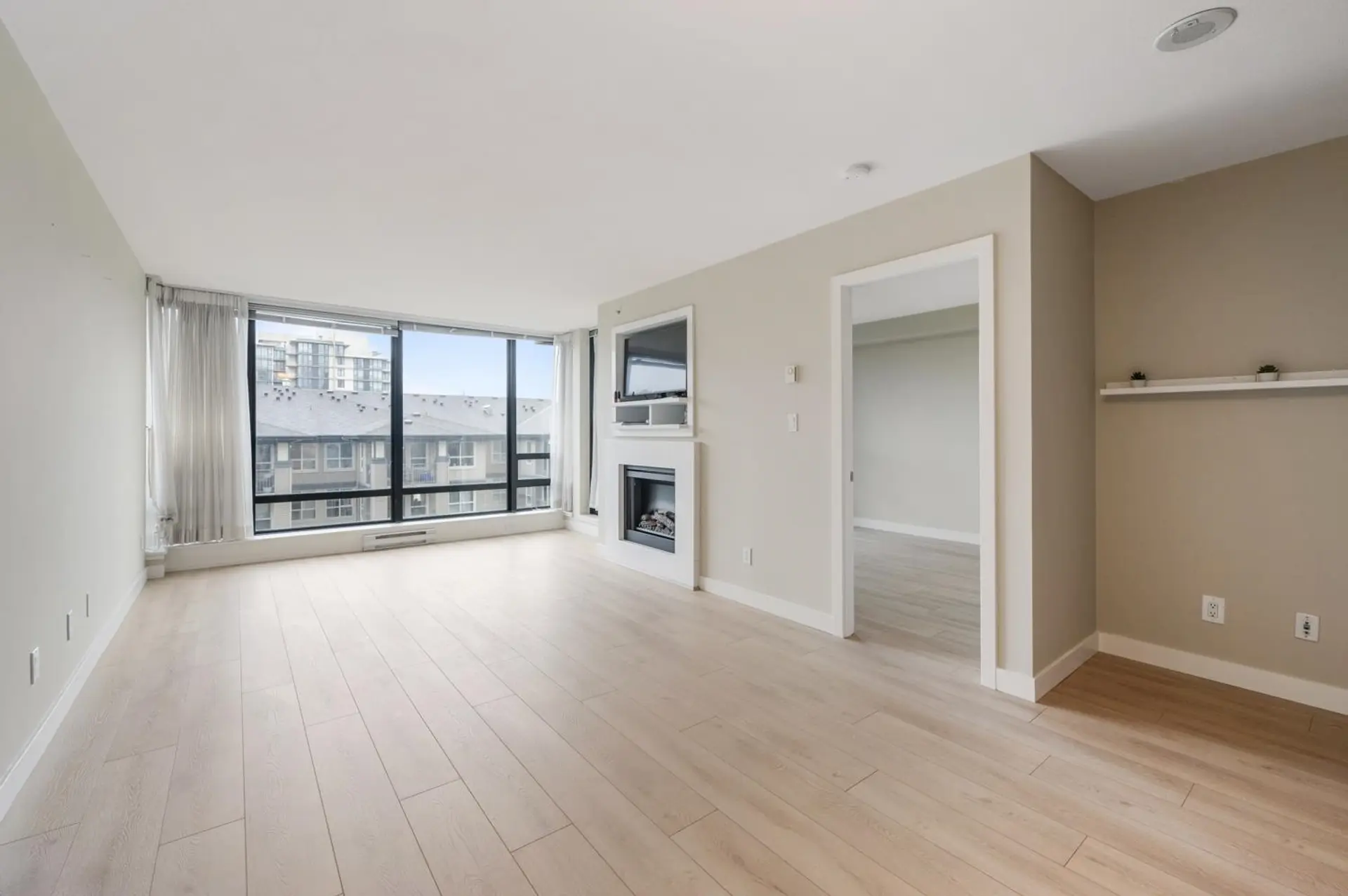 #605 9180 Hemlock Drive - Image 3