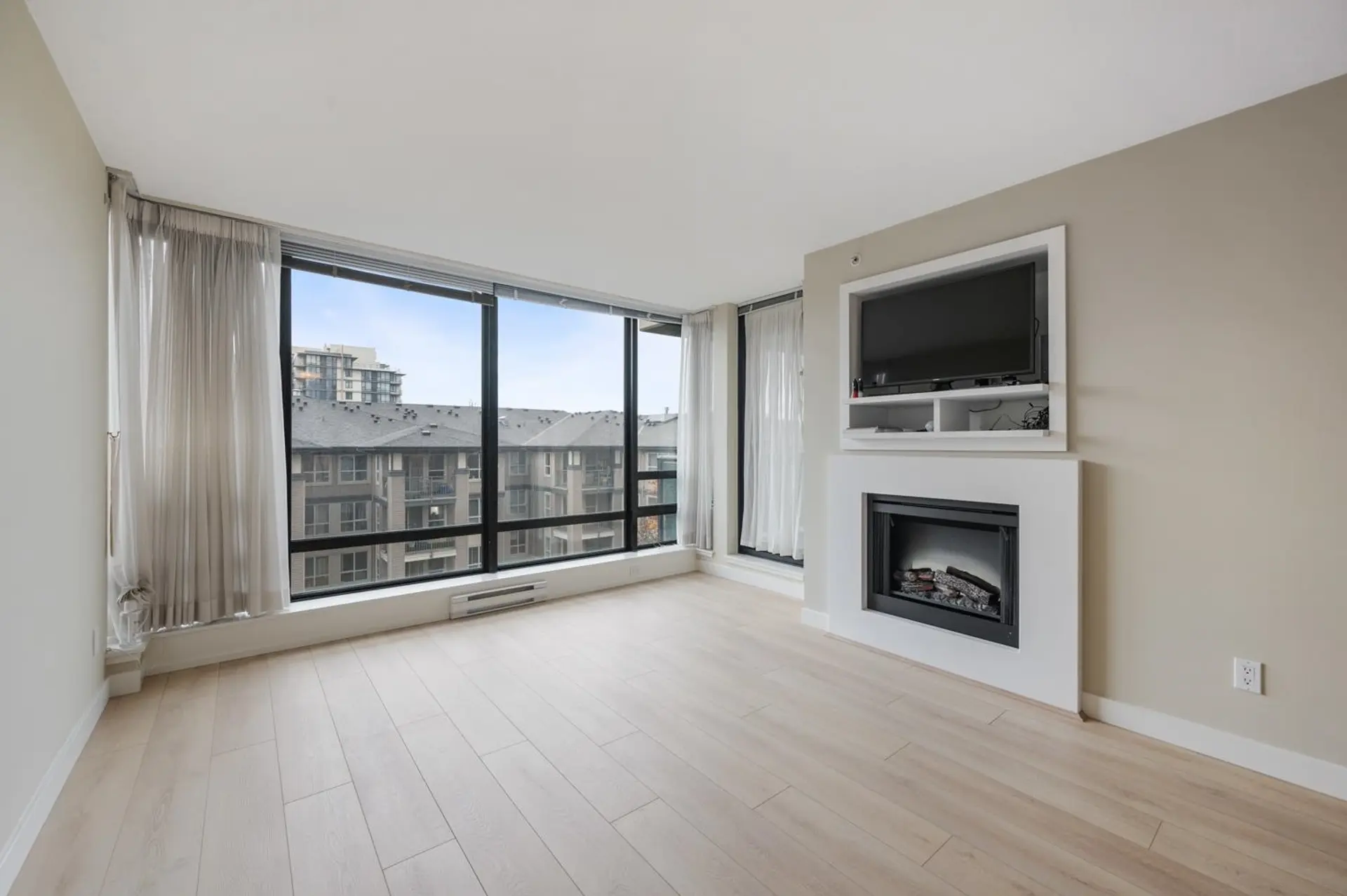 #605 9180 Hemlock Drive - Image 5
