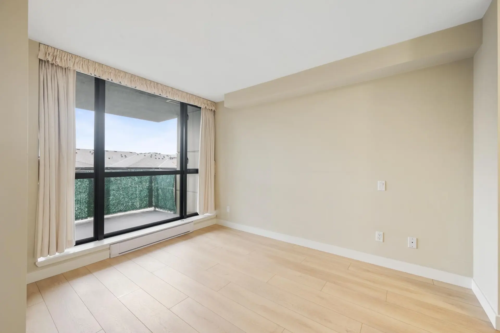 #605 9180 Hemlock Drive - Image 8