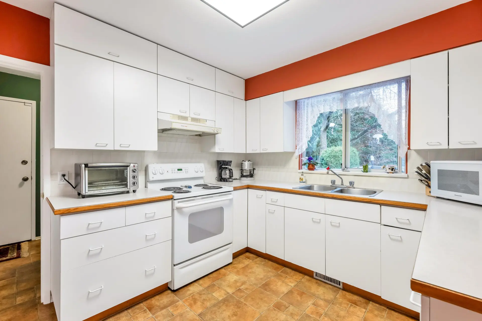 Property at 1320 KENT STREET, White Rock, BC