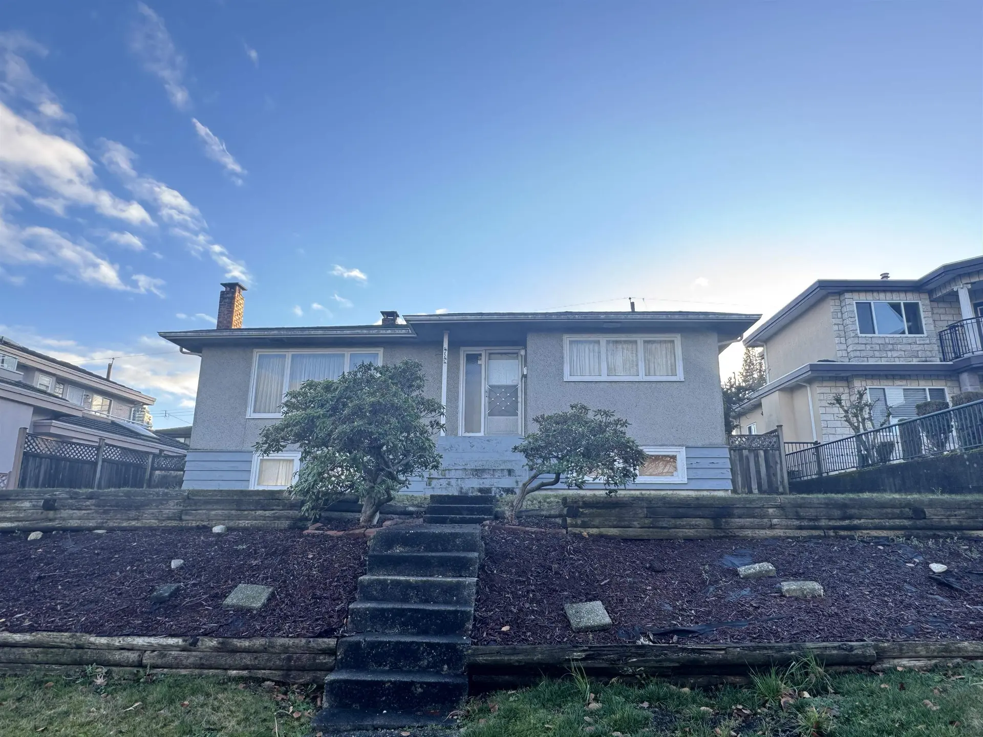 4144 Price Crescent - Image 2