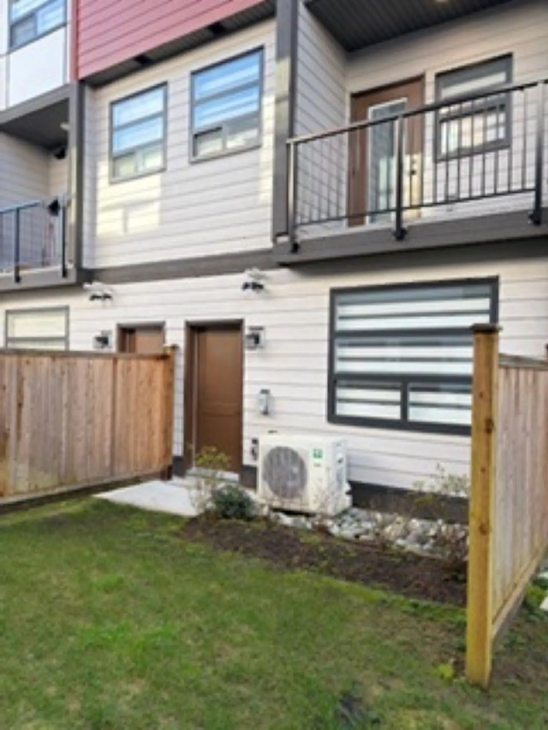 #25 32970 Tunbridge Avenue - Image 3