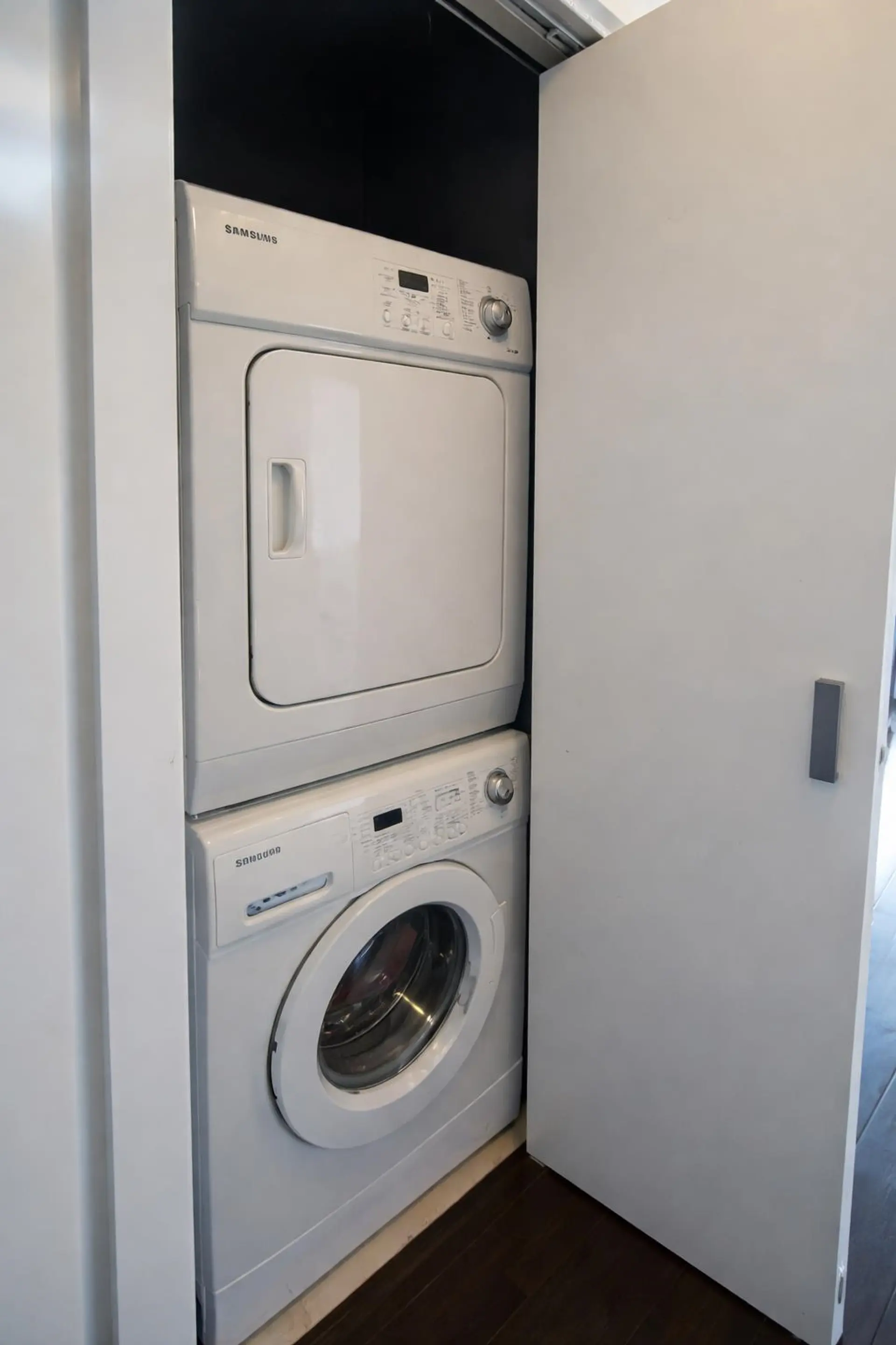 Property at #610 10777 UNIVERSITY DRIVE, Surrey, BC