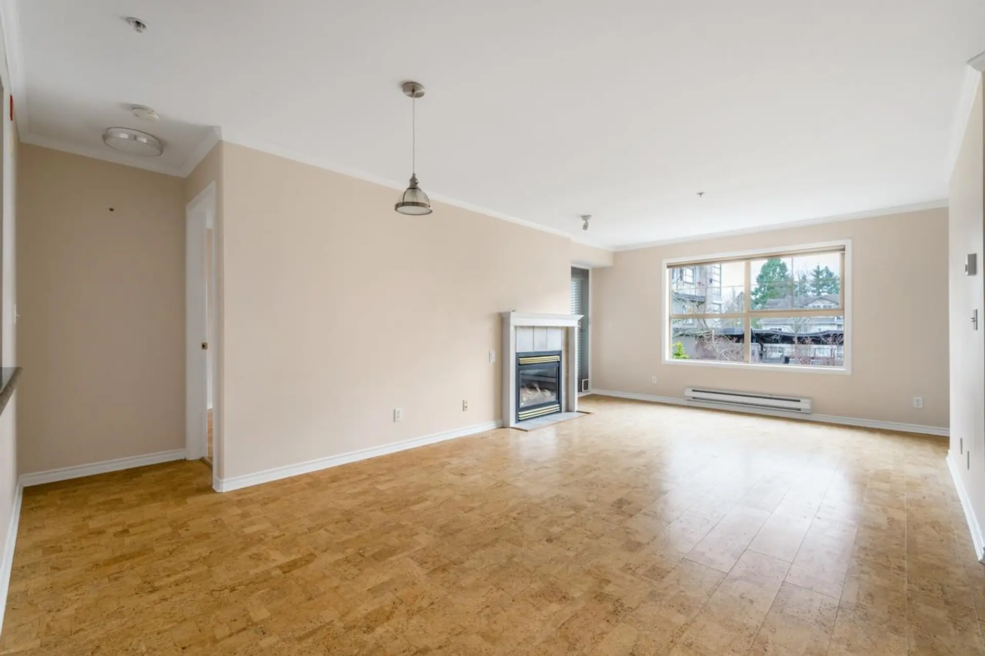 Property at #302 15325 17 AVENUE, Surrey, BC