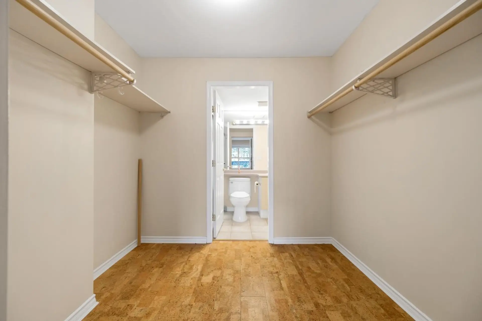 Property at #302 15325 17 AVENUE, Surrey, BC