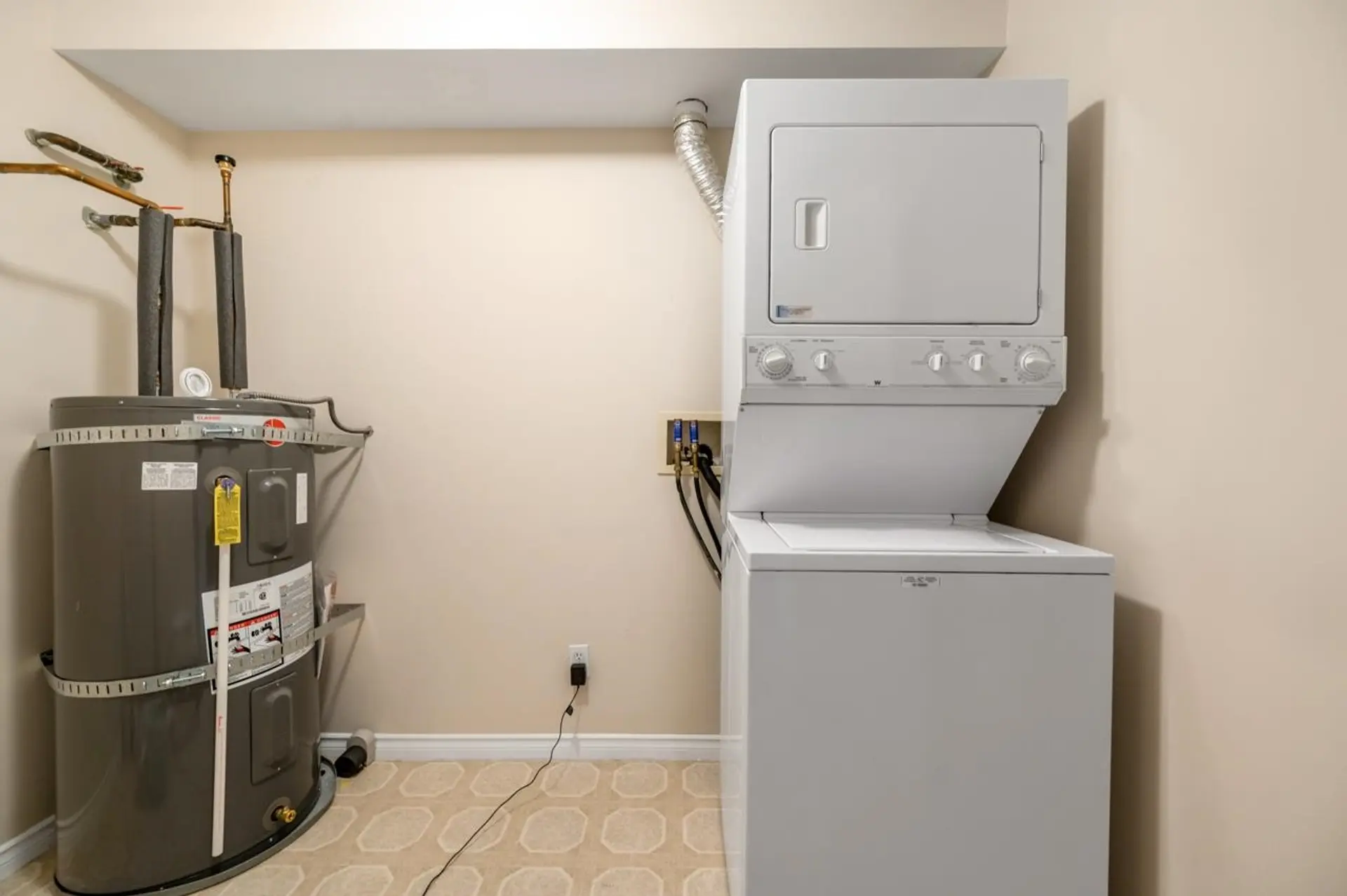 Property at #302 15325 17 AVENUE, Surrey, BC