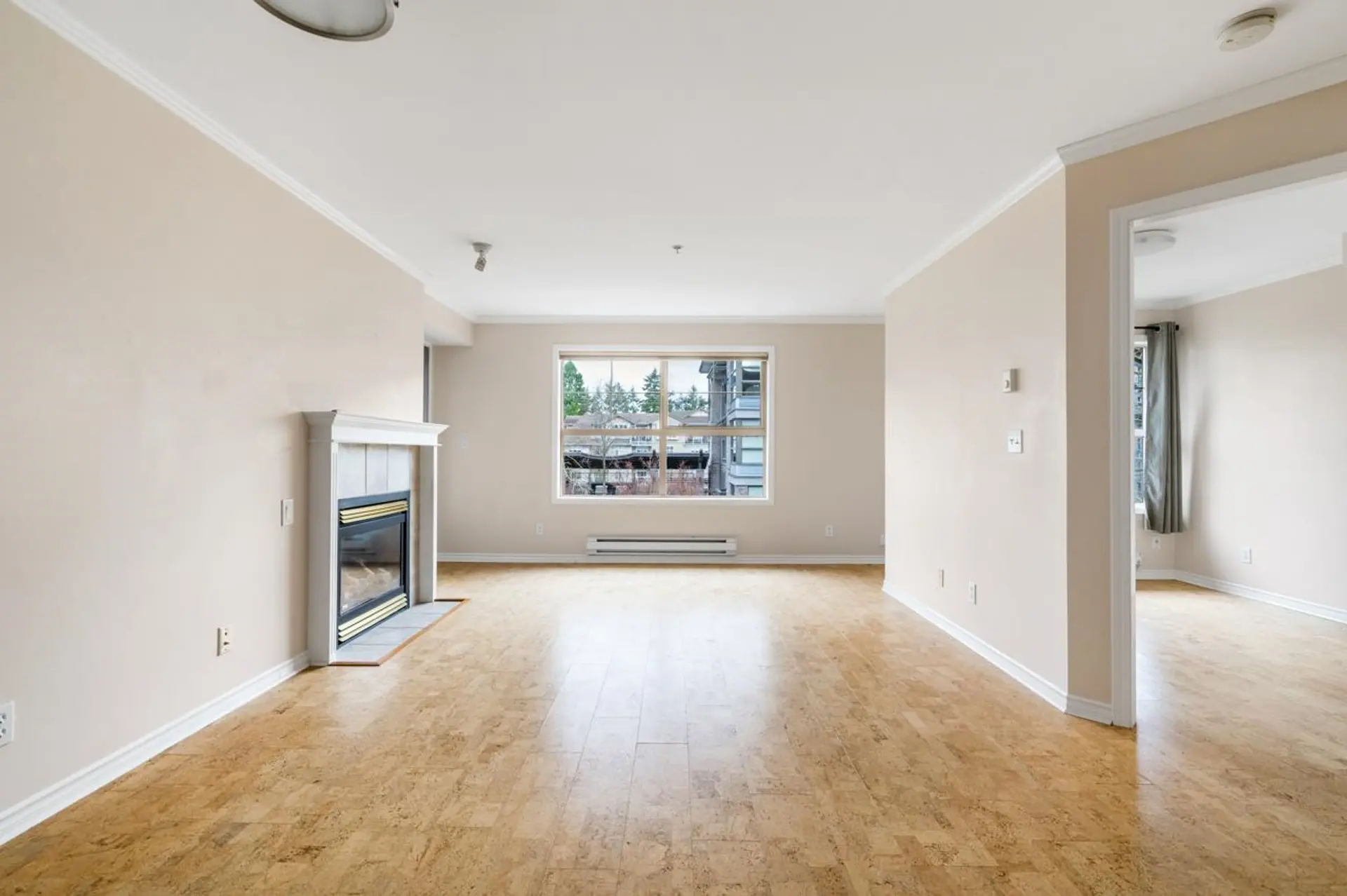 Property at #302 15325 17 AVENUE, Surrey, BC