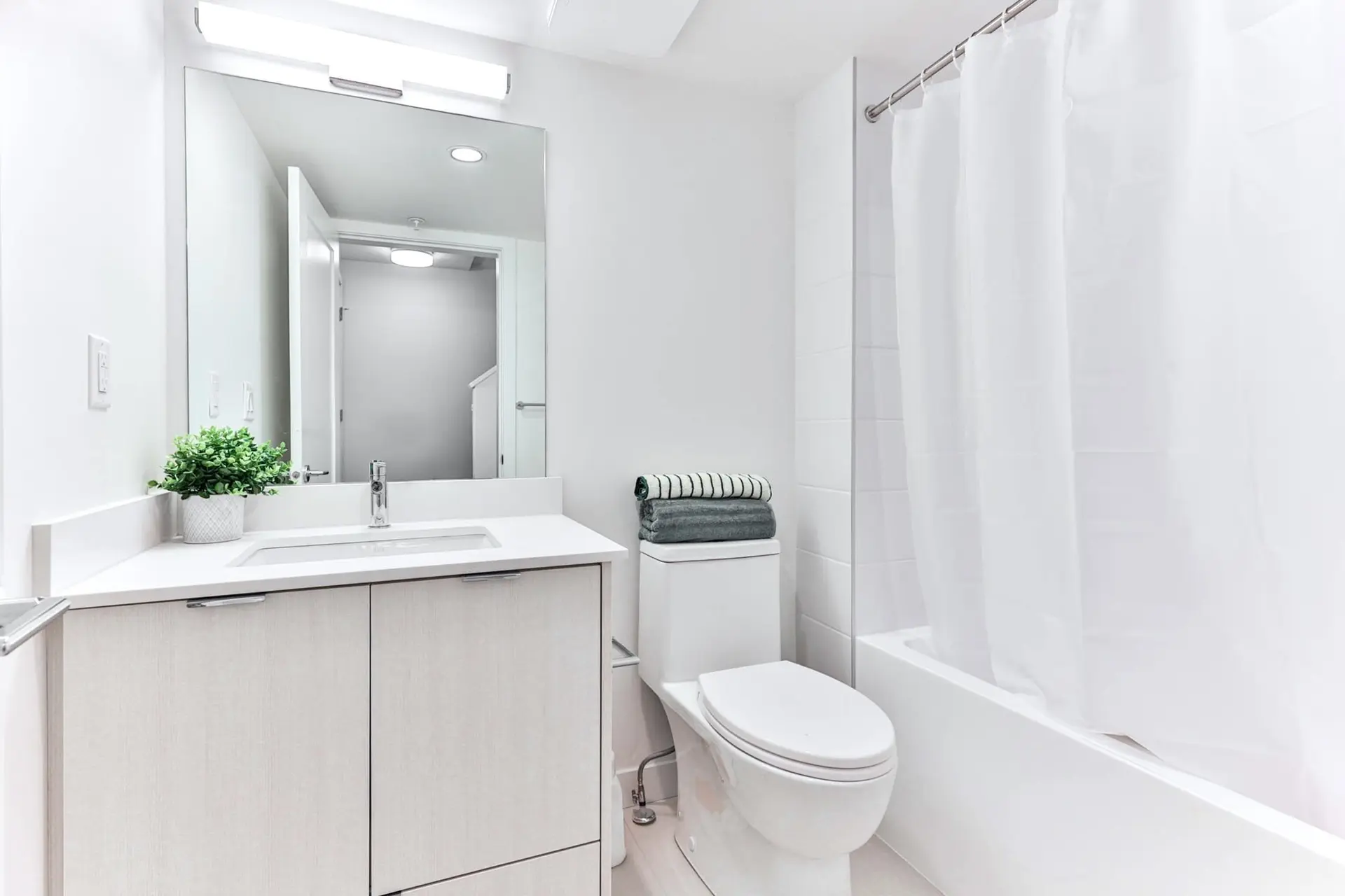#204 678 Fairview Street - Image 13